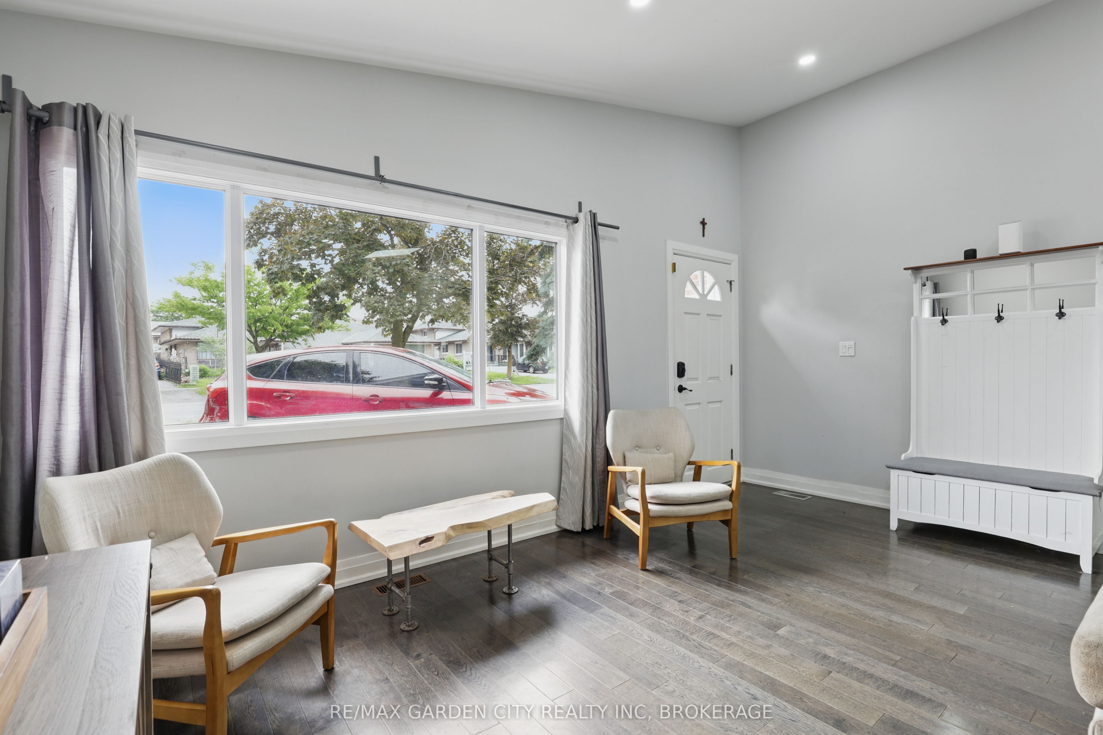 113 Clarence Street Property Photo 12