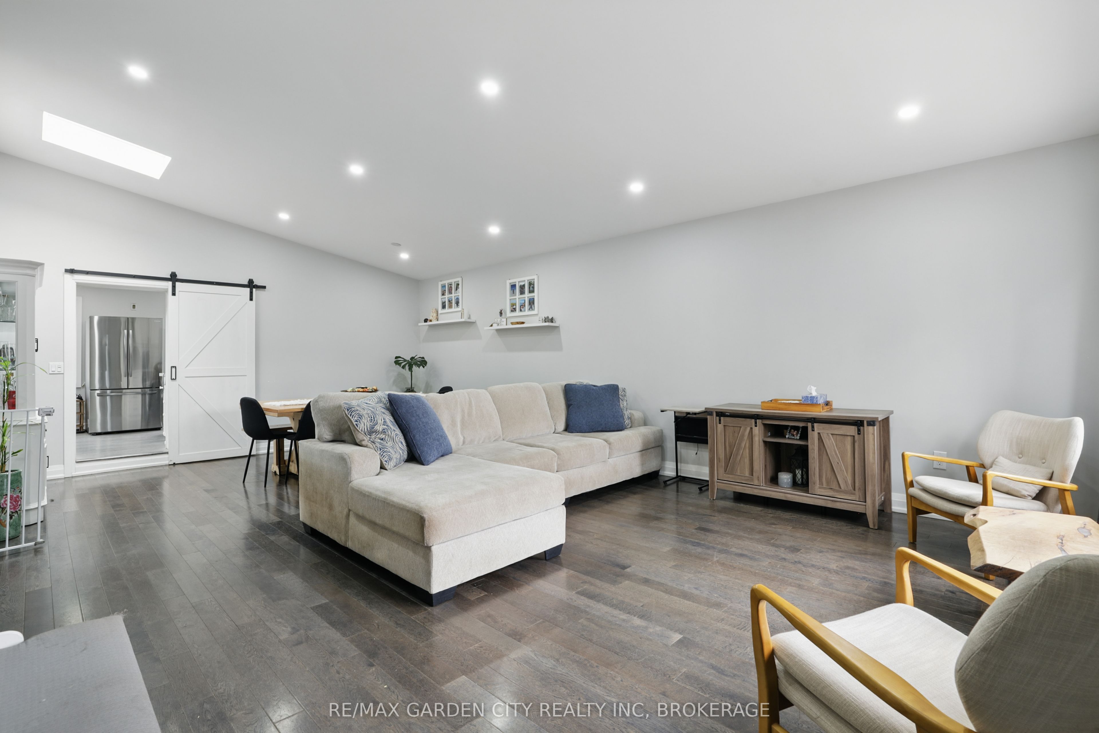 113 Clarence Street Property Photo 15