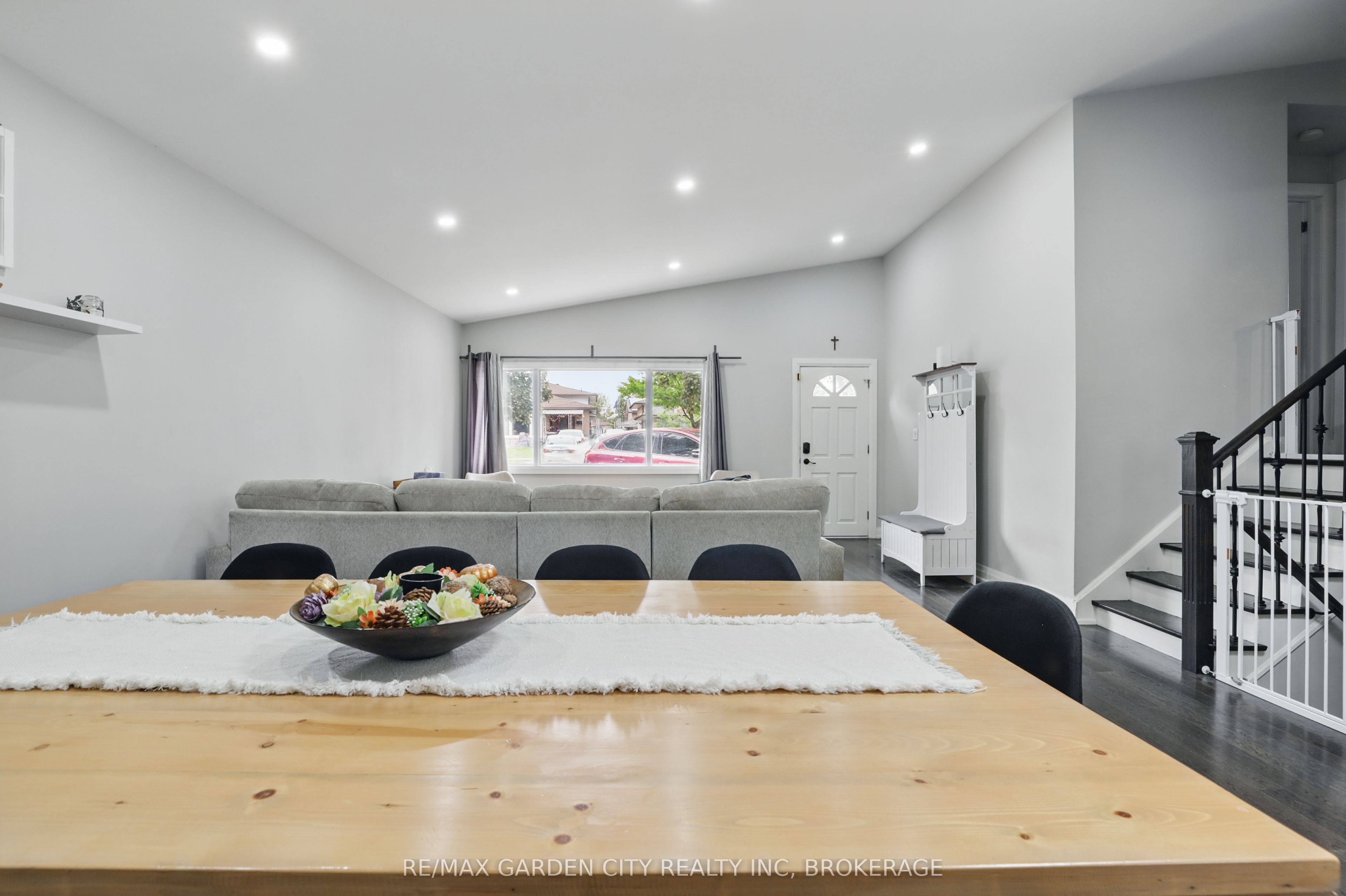 113 Clarence Street Property Photo 17