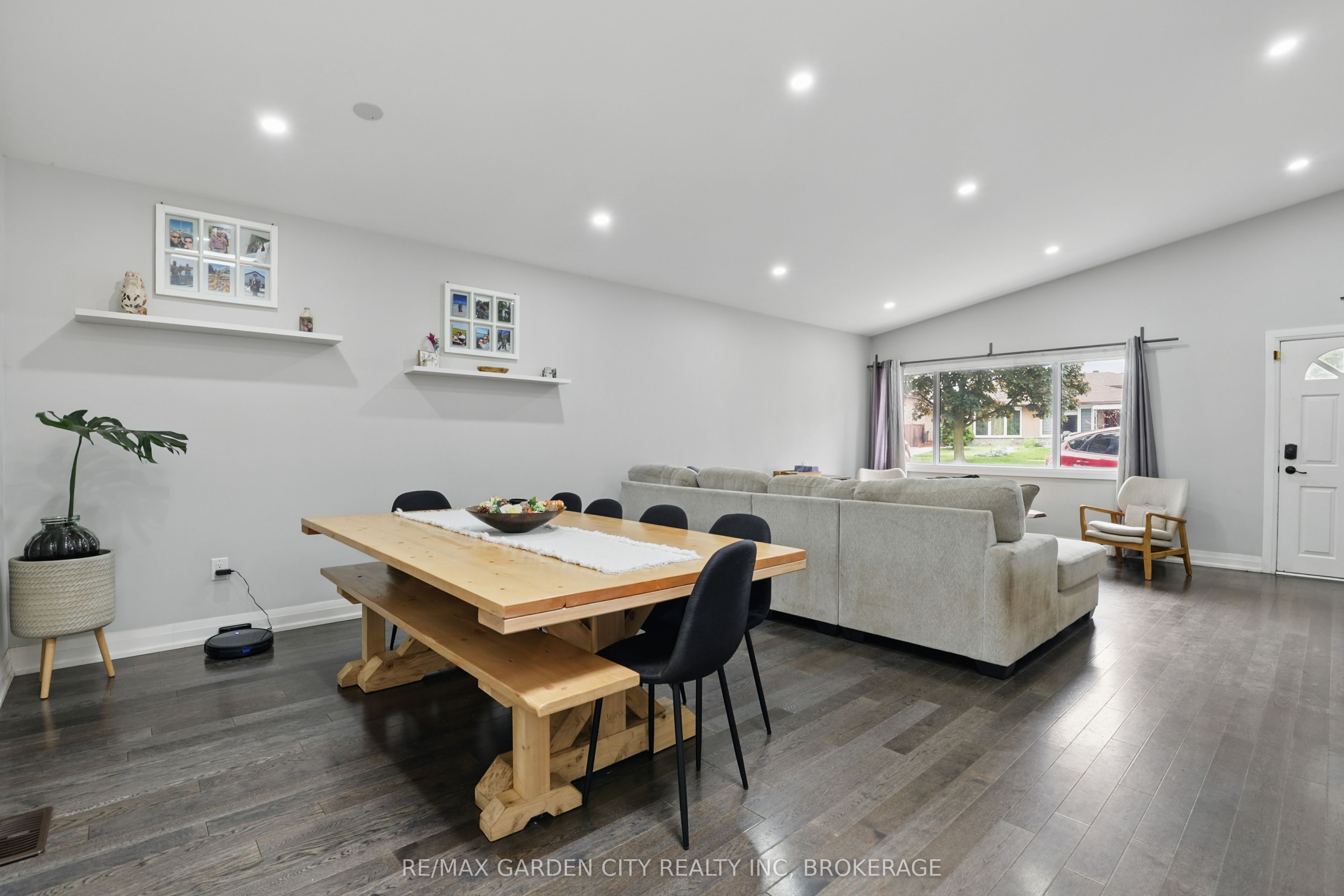 113 Clarence Street Property Photo 20