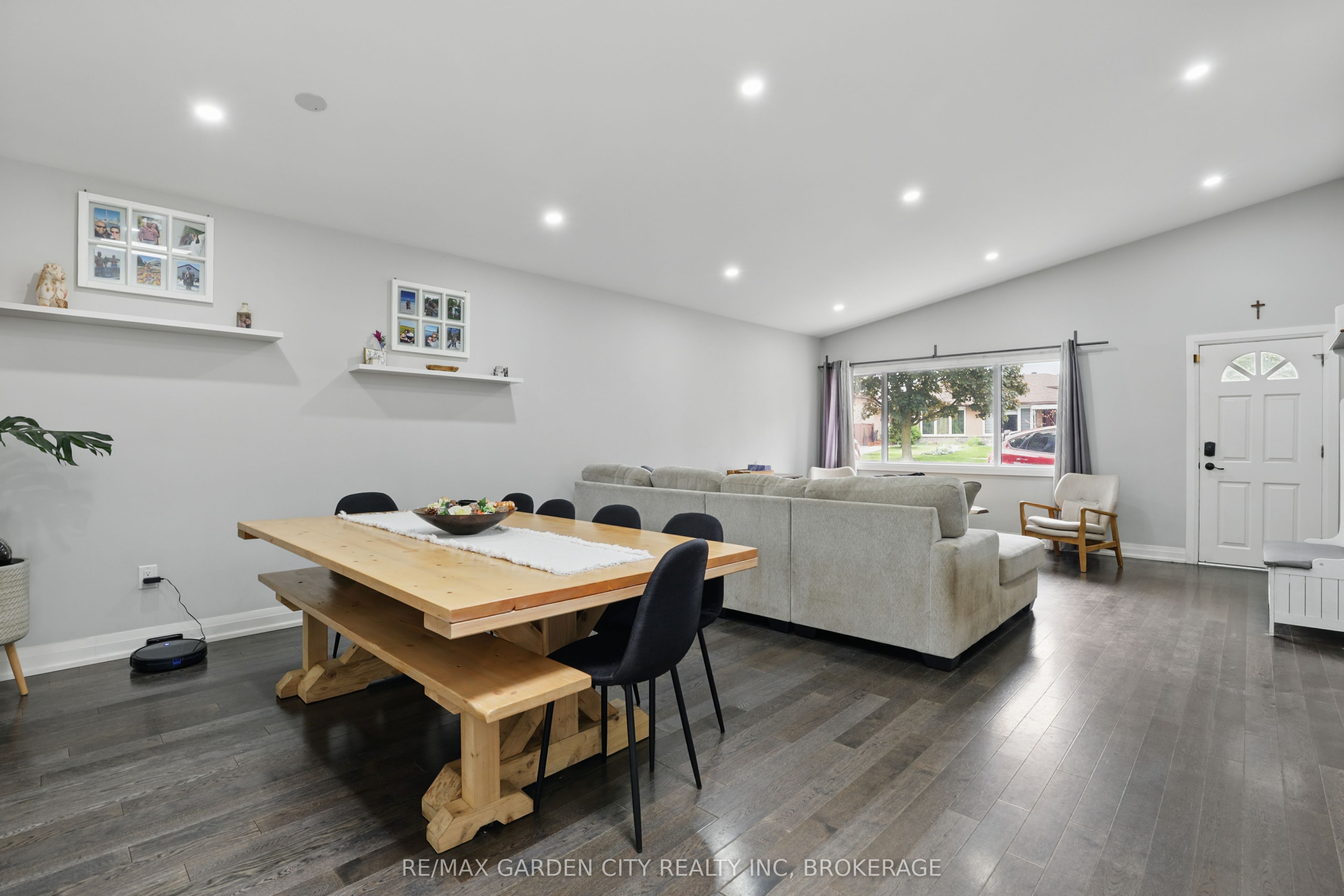 113 Clarence Street Property Photo 21