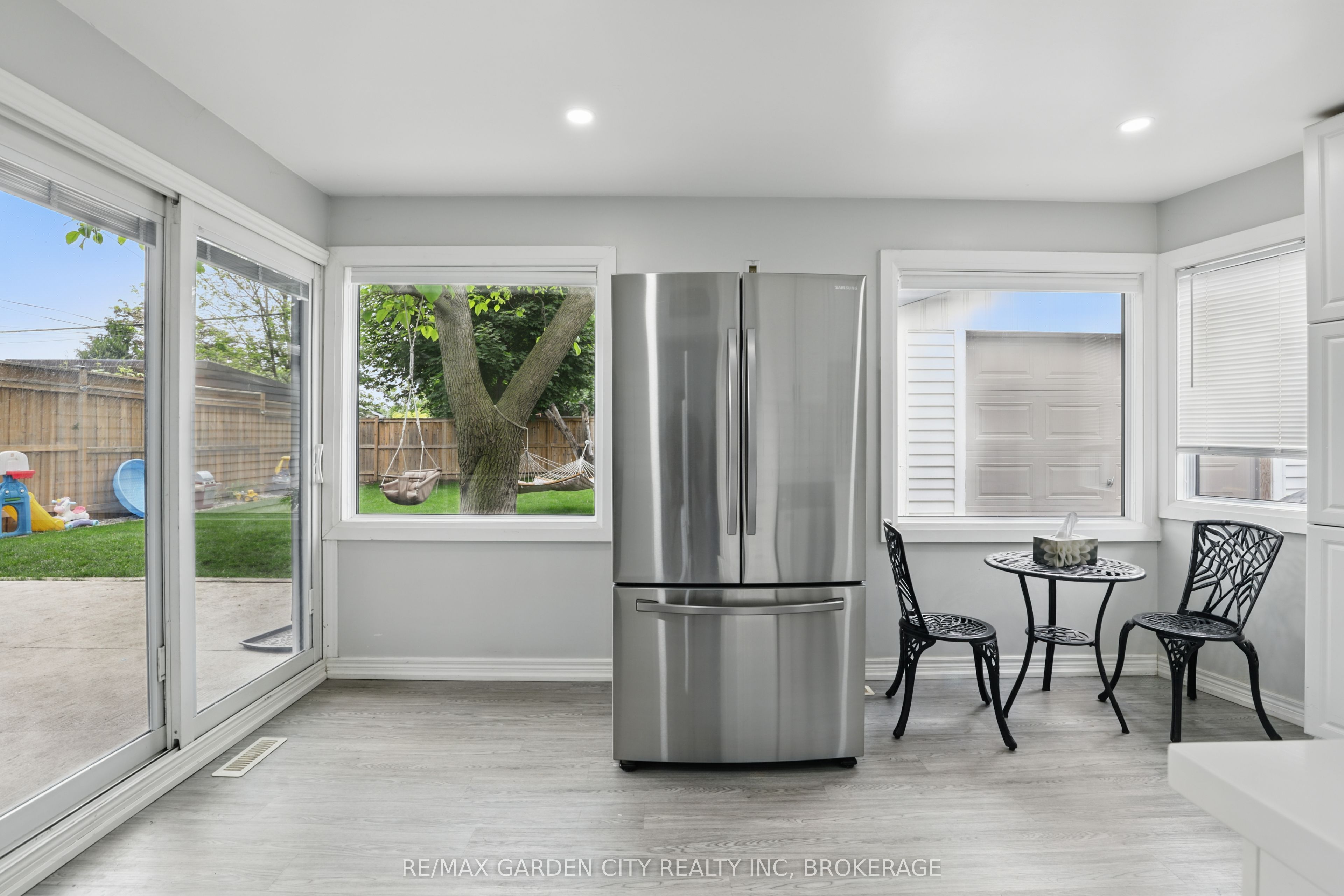 113 Clarence Street Property Photo 23