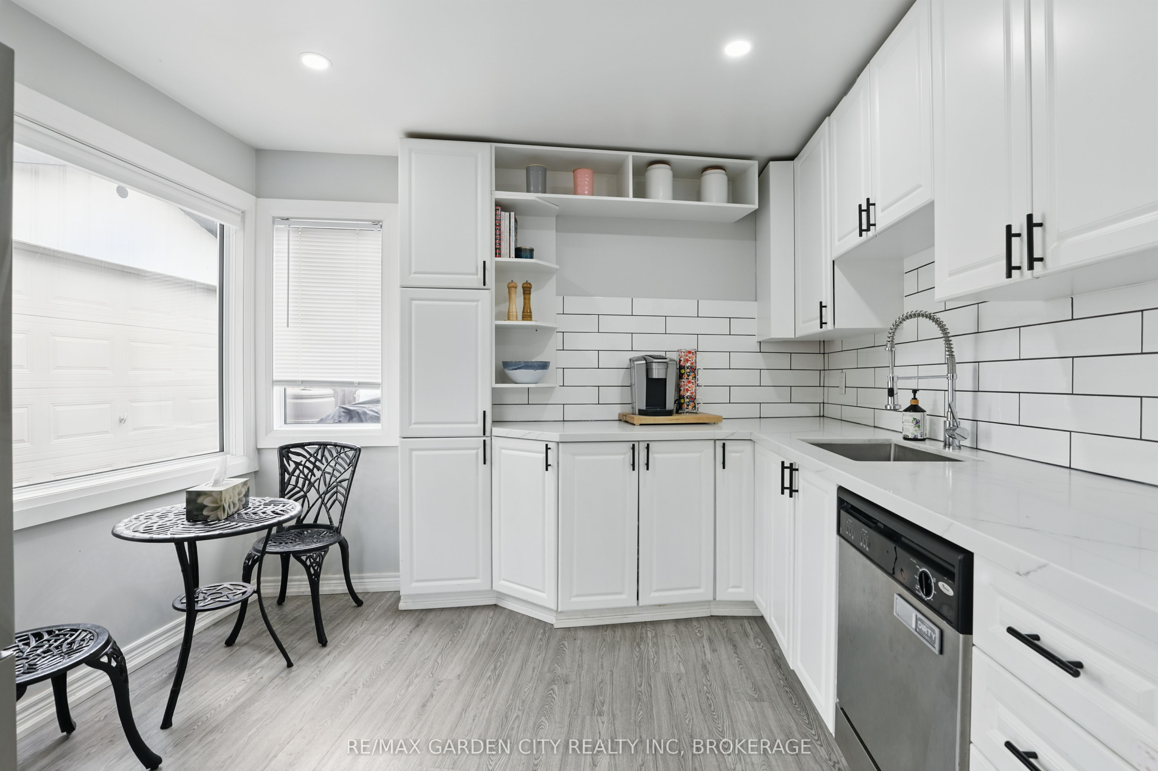 113 Clarence Street Property Photo 26
