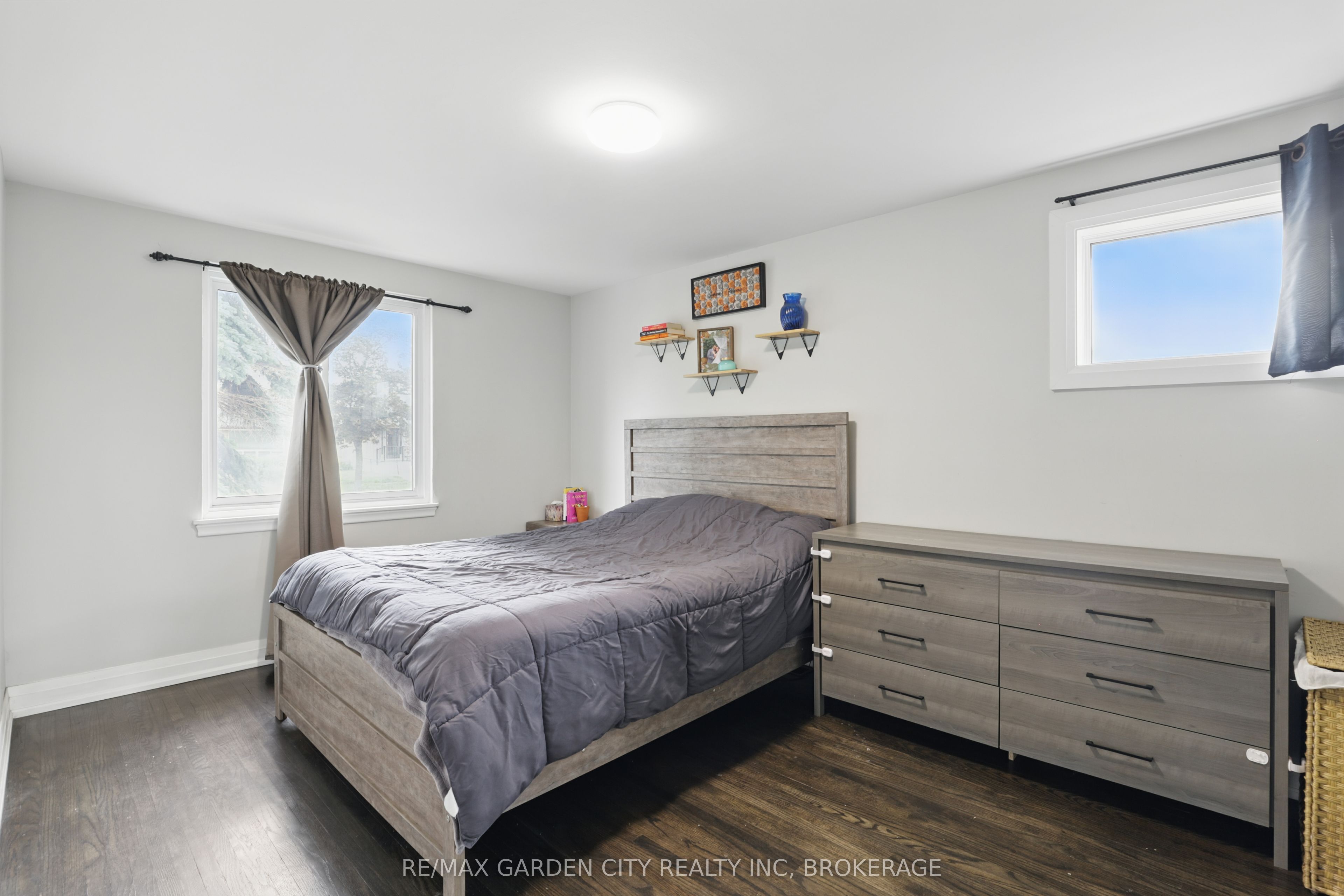 113 Clarence Street Property Photo 28