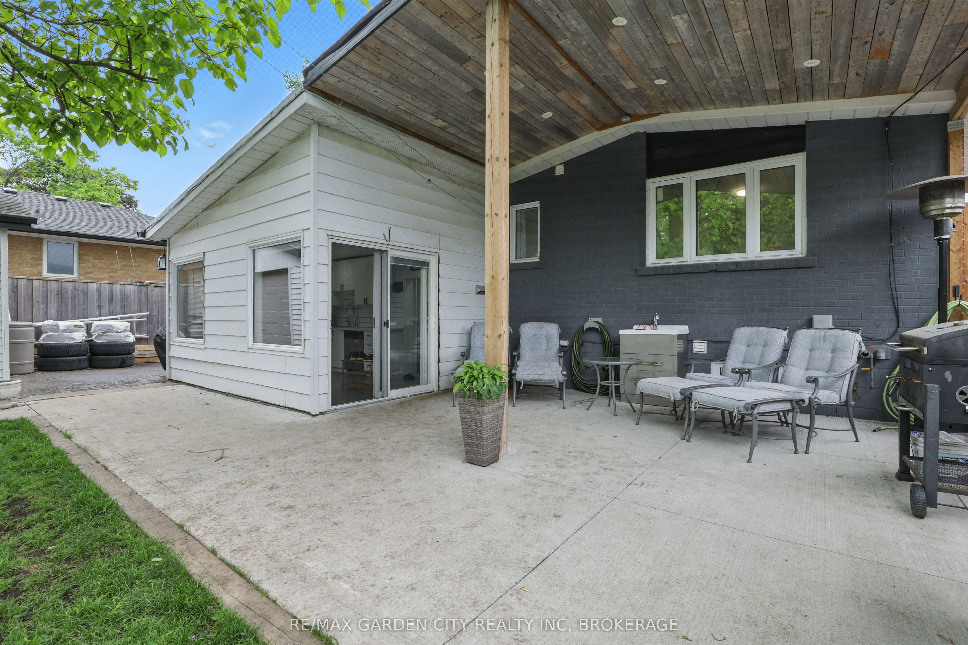 113 Clarence Street Property Photo 38