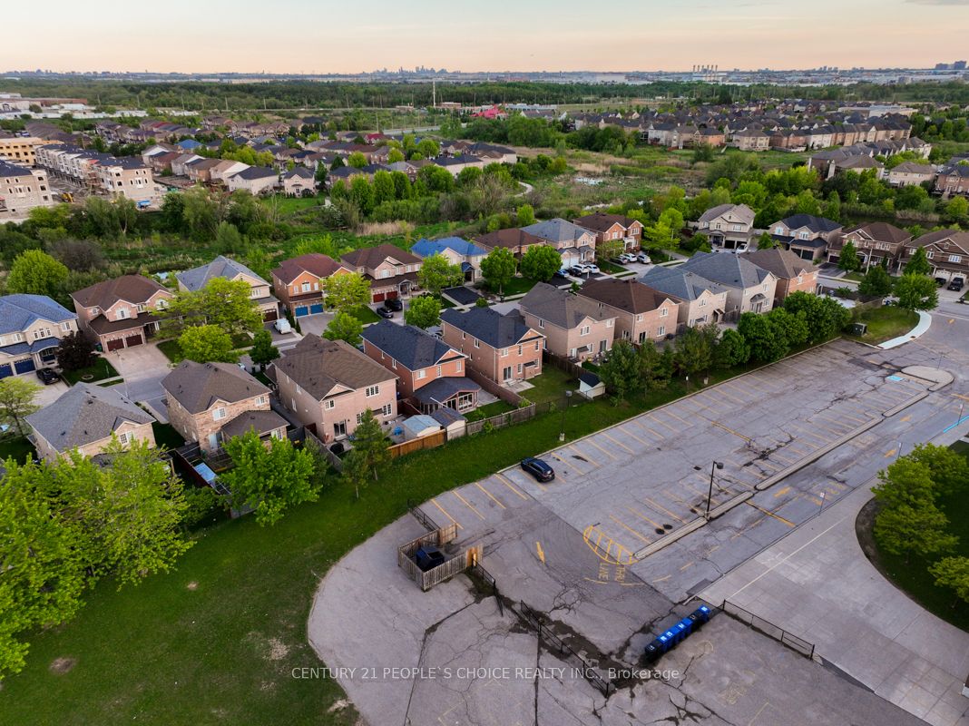 67 Gallucci Crescent Property Photo 34