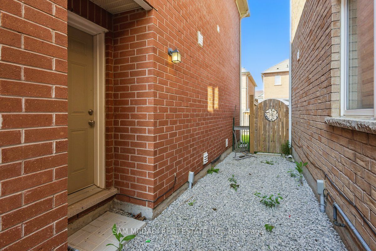 2 Giltspur Rd Property Photo 37
