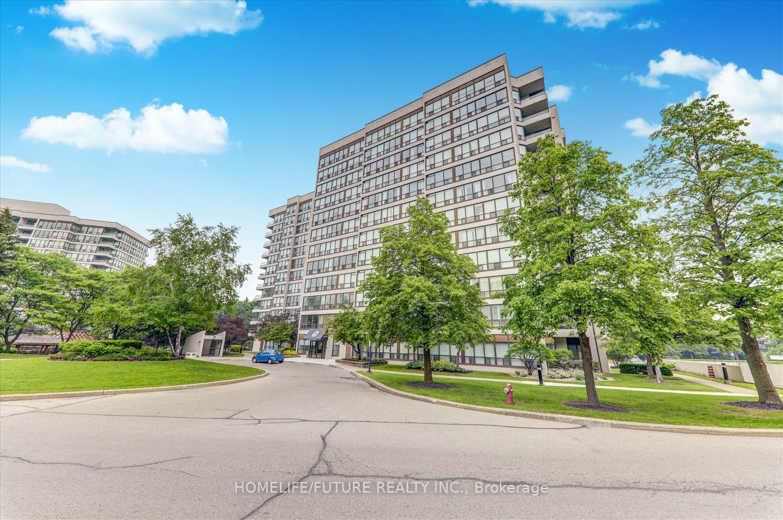 #1004 - 12 Laurelcrest Street Property Photo 3