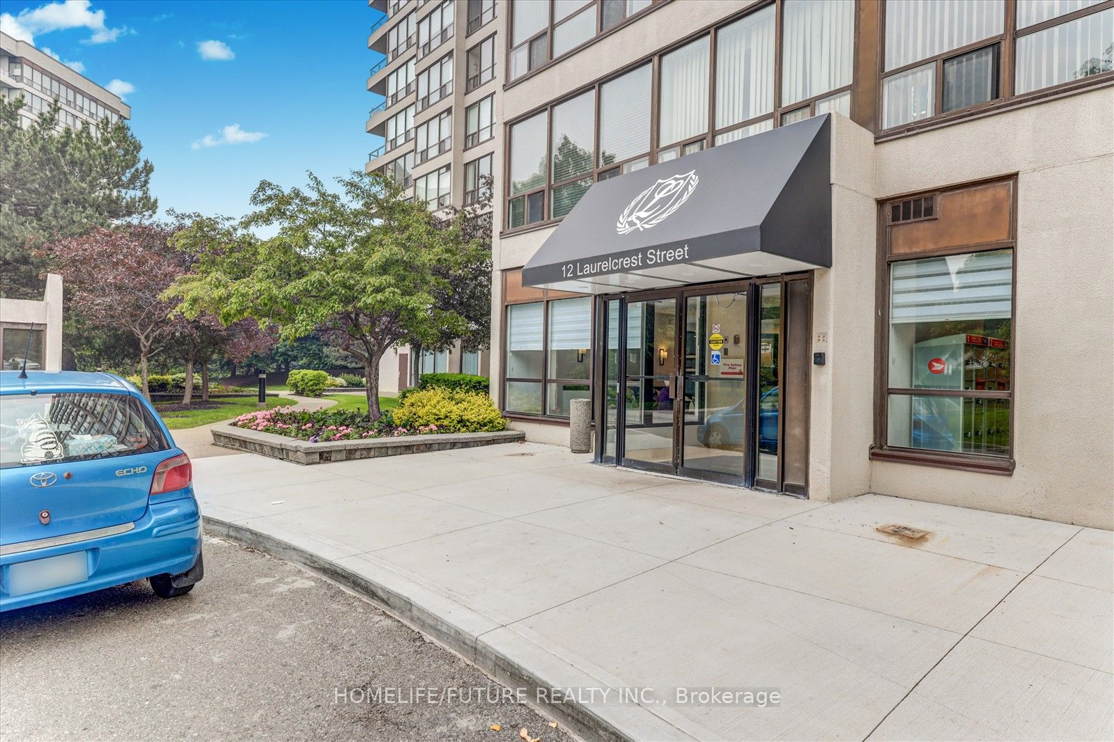 #1004 - 12 Laurelcrest Street Property Photo 4