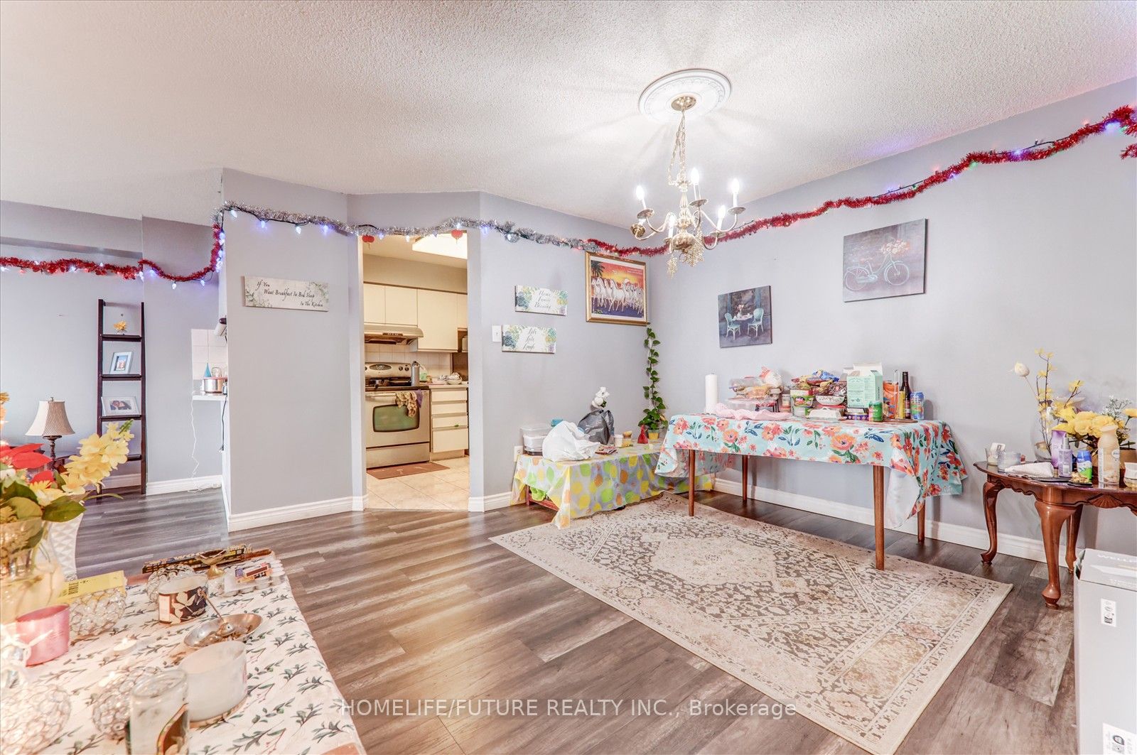 #1004 - 12 Laurelcrest Street Property Photo 8