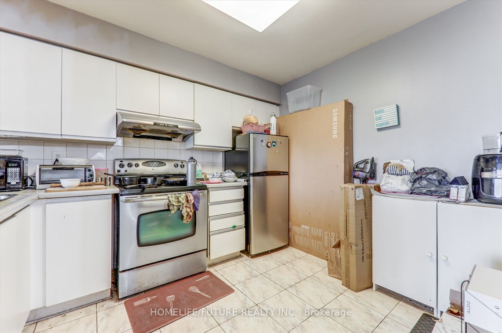 #1004 - 12 Laurelcrest Street Property Photo 10