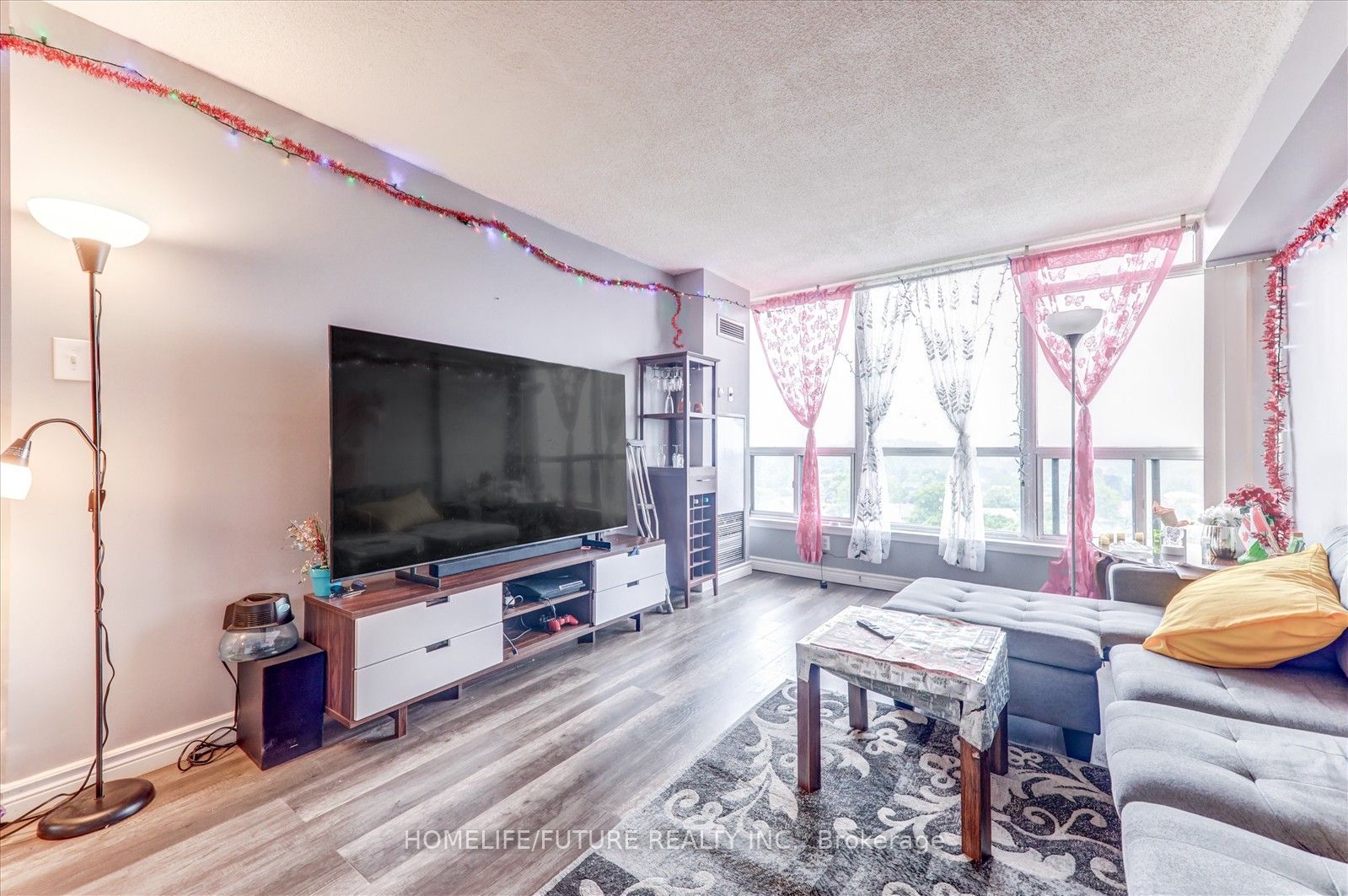 #1004 - 12 Laurelcrest Street Property Photo 13