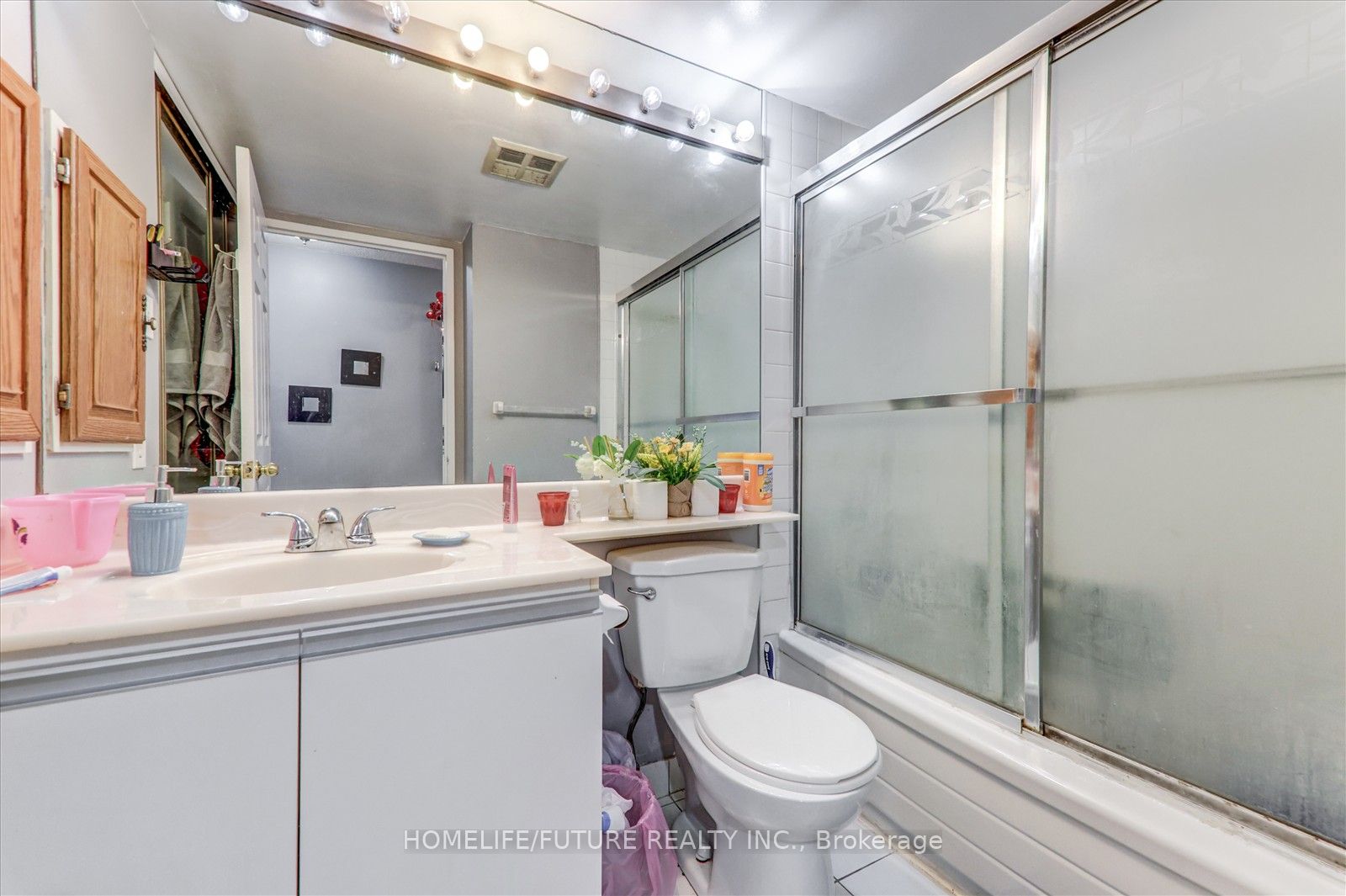 #1004 - 12 Laurelcrest Street Property Photo 18