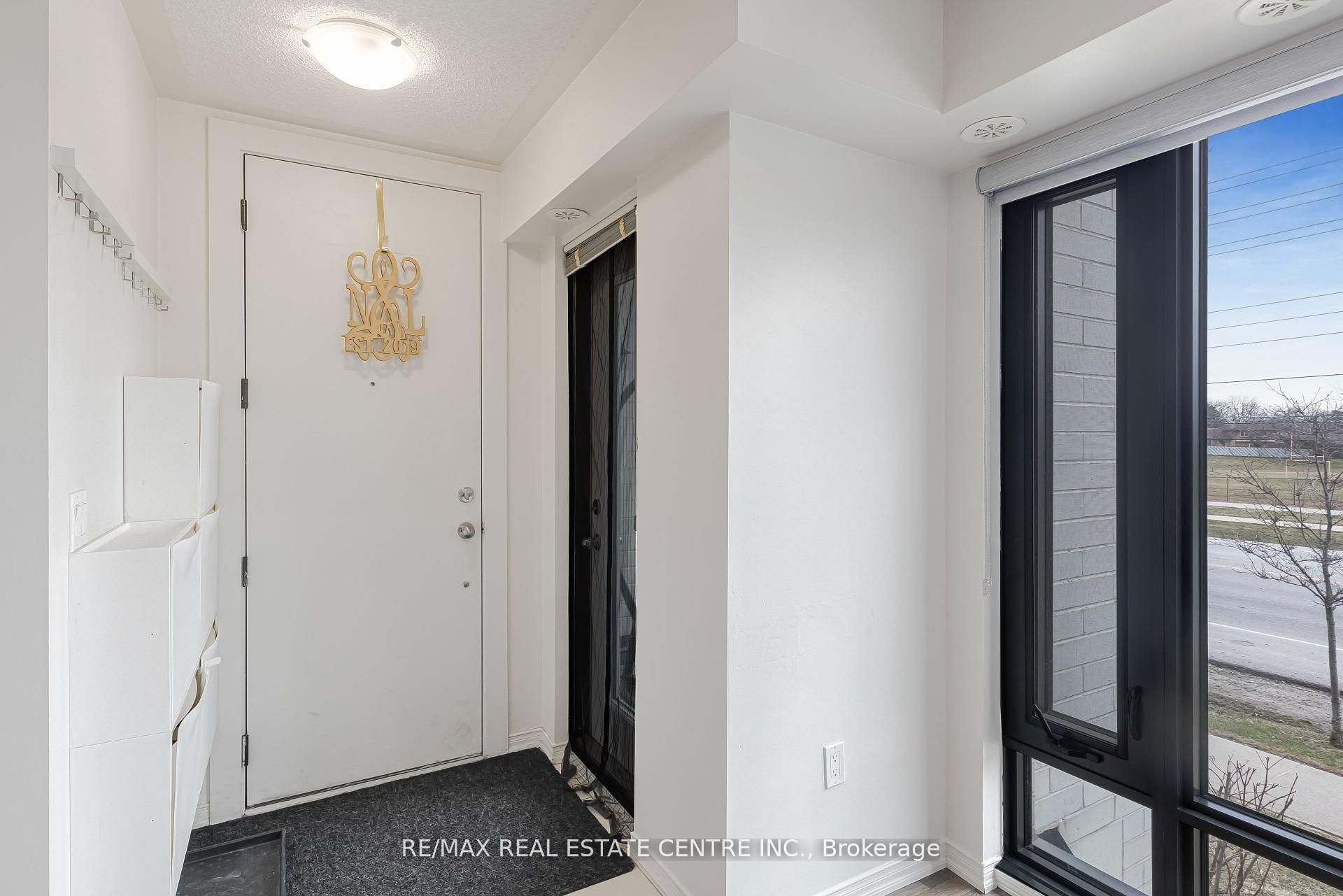 #706 - 138 Widdicombe Hill Boulevard Property Photo 3