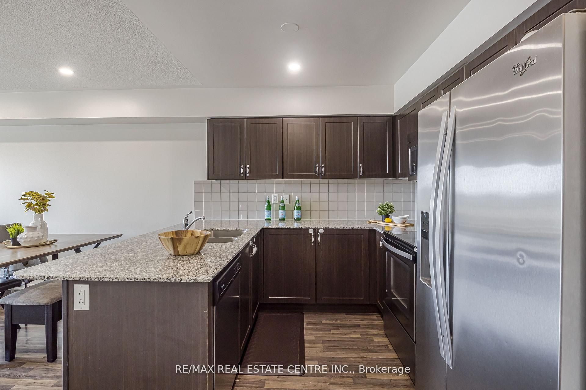 #706 - 138 Widdicombe Hill Boulevard Property Photo 11