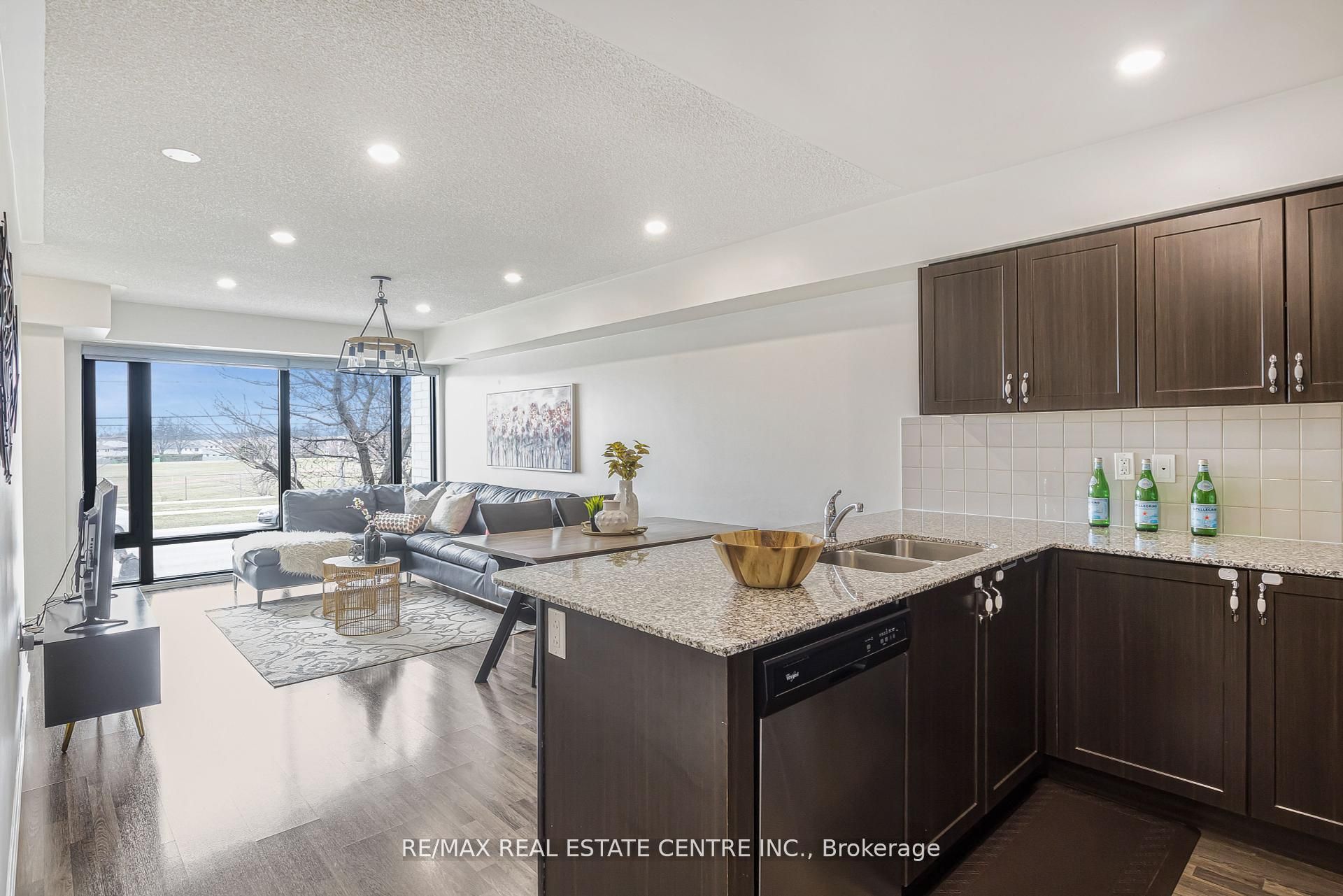 #706 - 138 Widdicombe Hill Boulevard Property Photo 16