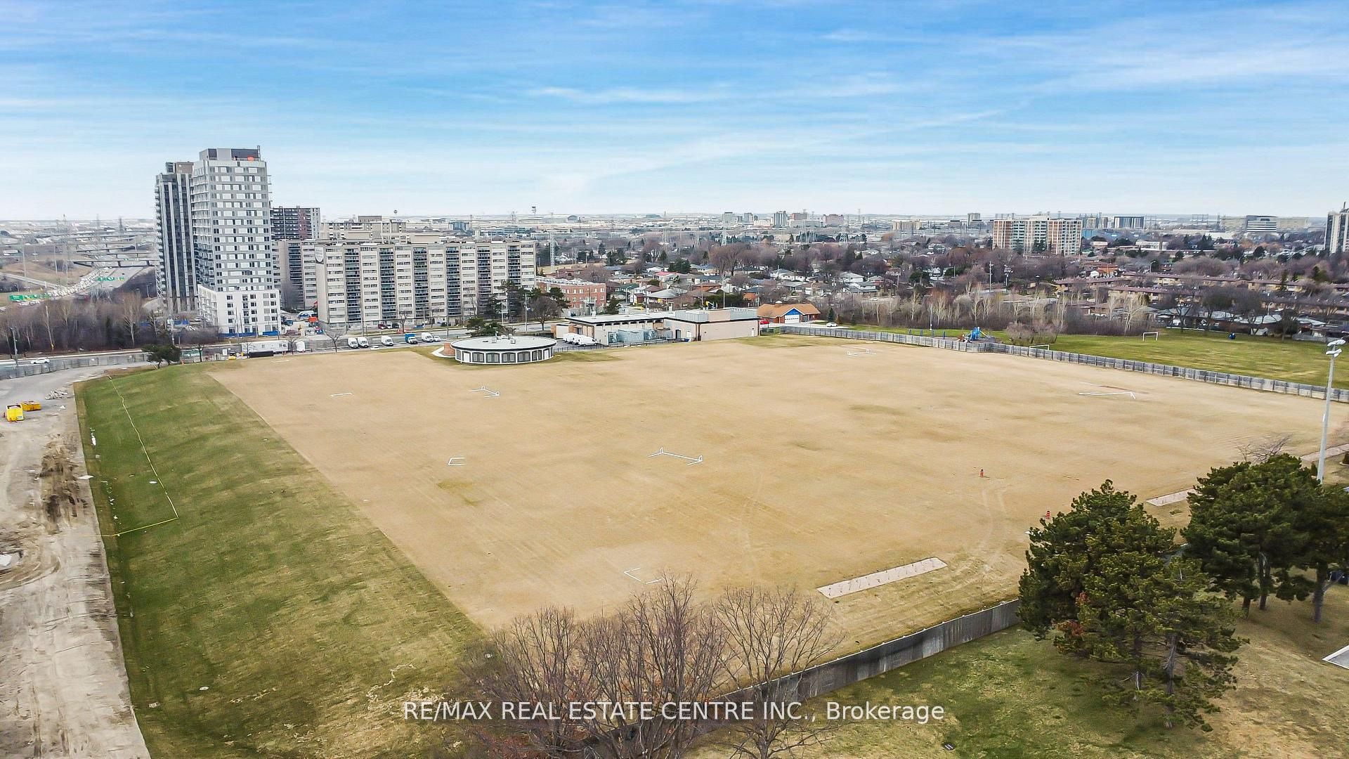 #706 - 138 Widdicombe Hill Boulevard Property Photo 34