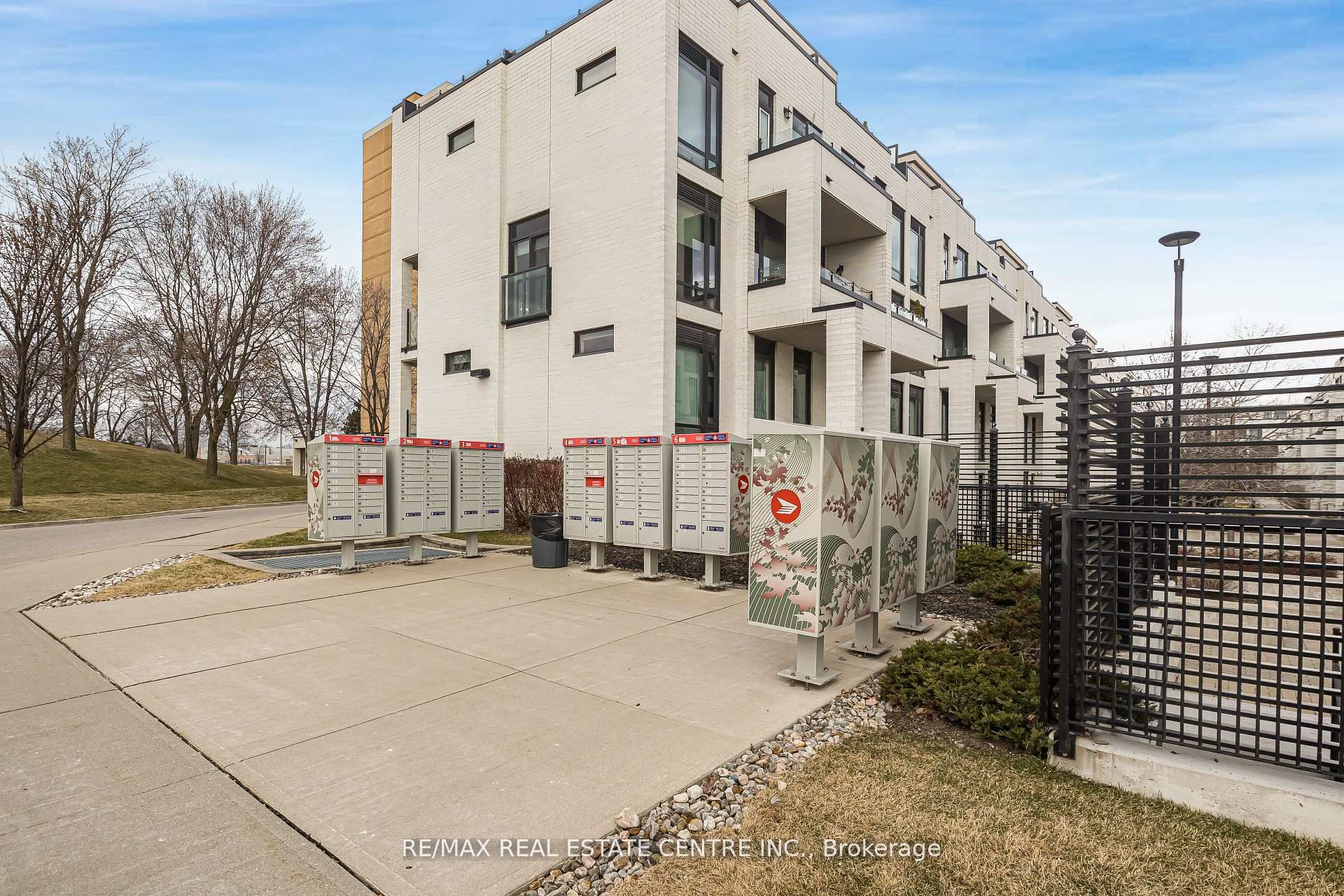 #706 - 138 Widdicombe Hill Boulevard Property Photo 36