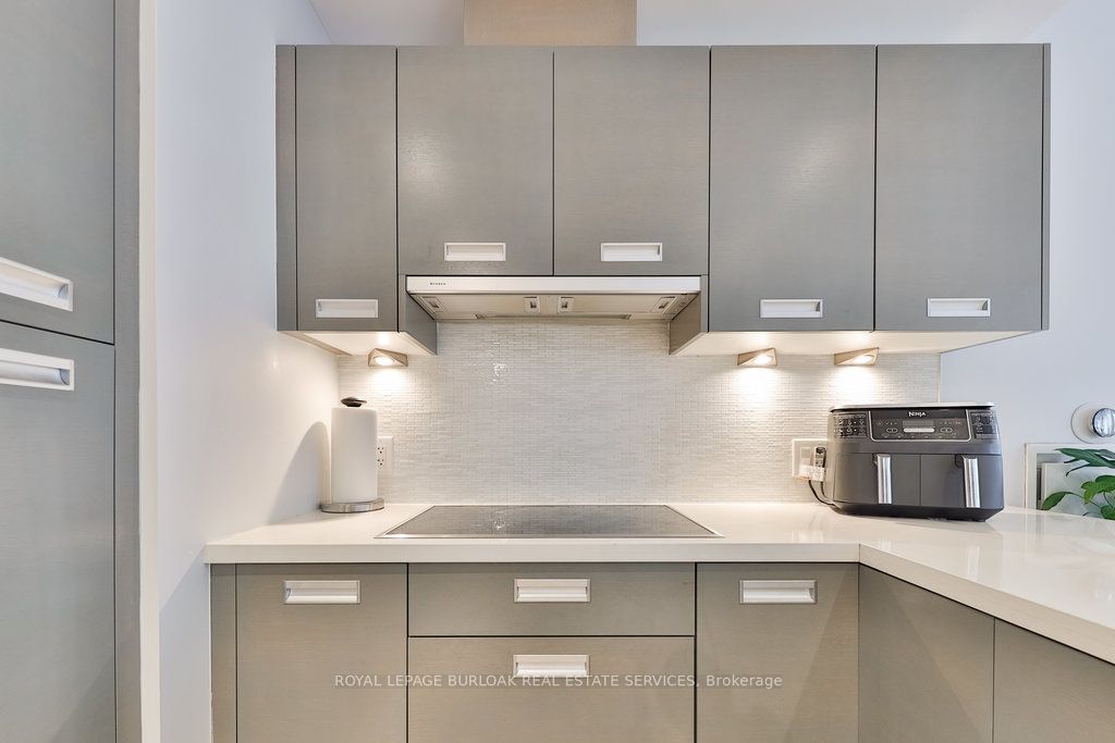 #1511 - 88 Park Lawn Road Property Photo 16