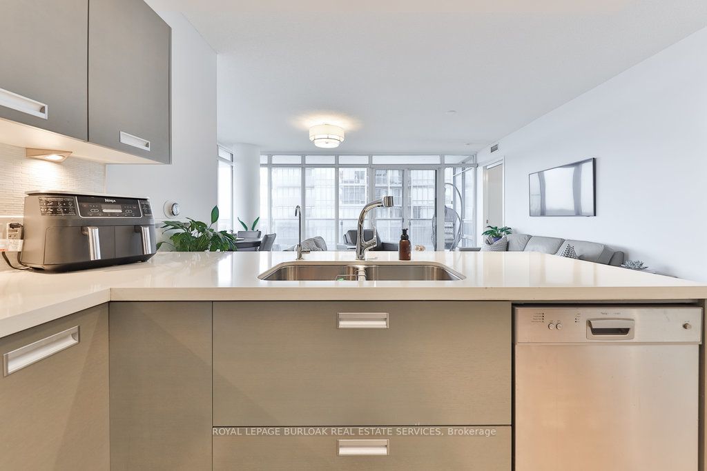 #1511 - 88 Park Lawn Road Property Photo 17