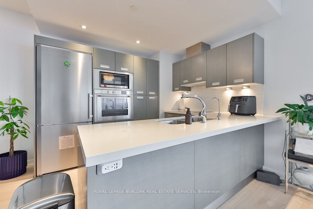 #1511 - 88 Park Lawn Road Property Photo 18