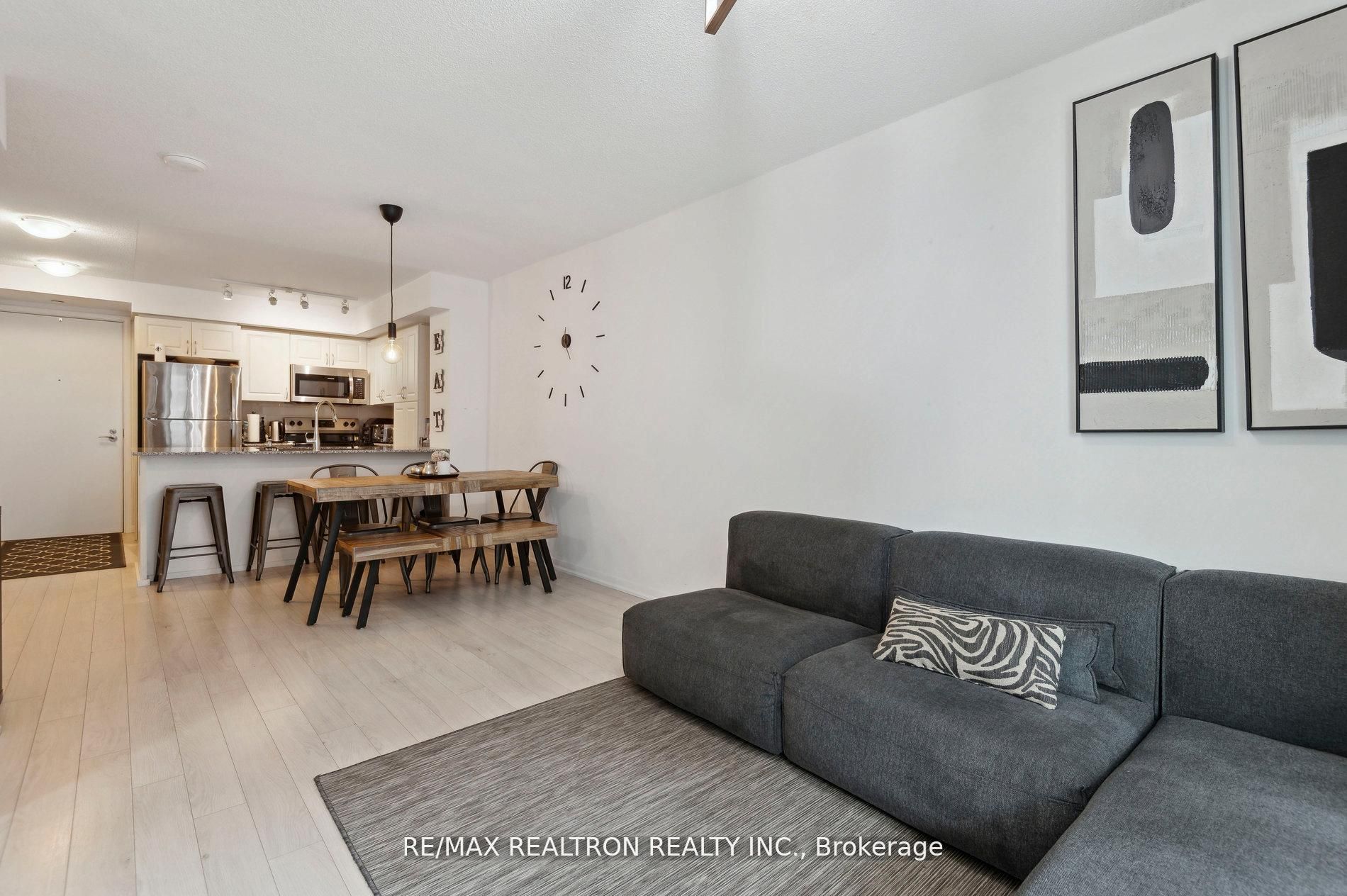 #731 - 3091 Dufferin Street Property Photo 12