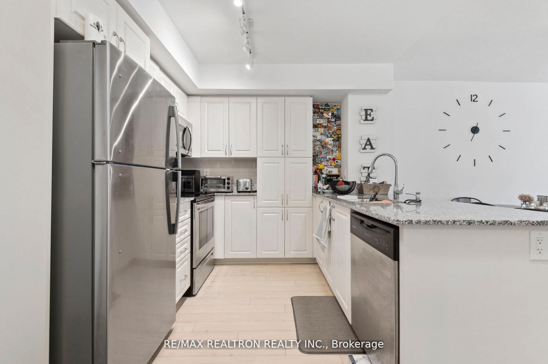 #731 - 3091 Dufferin Street Property Photo 22