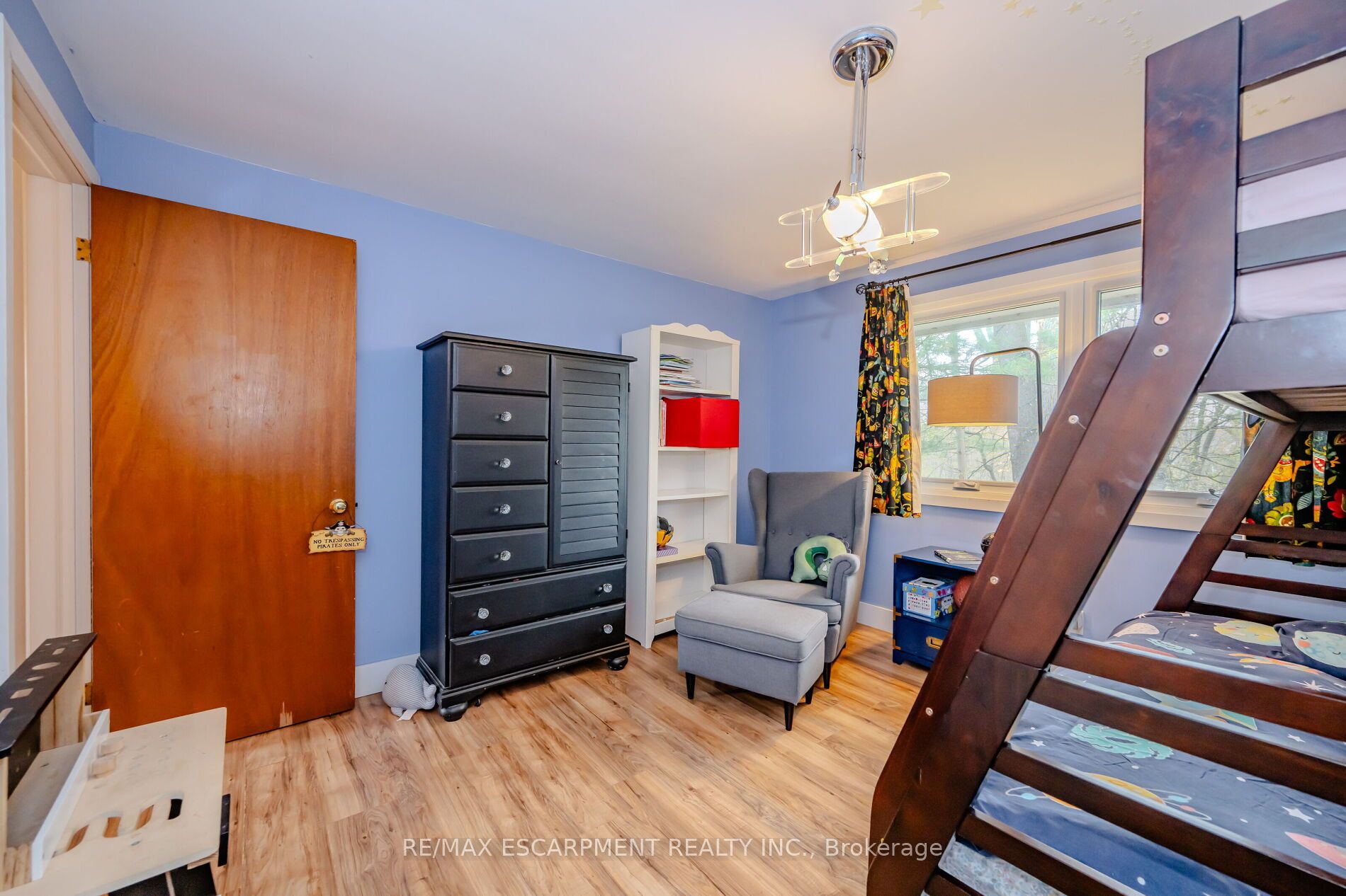 260 Linwood Cres Property Photo 44