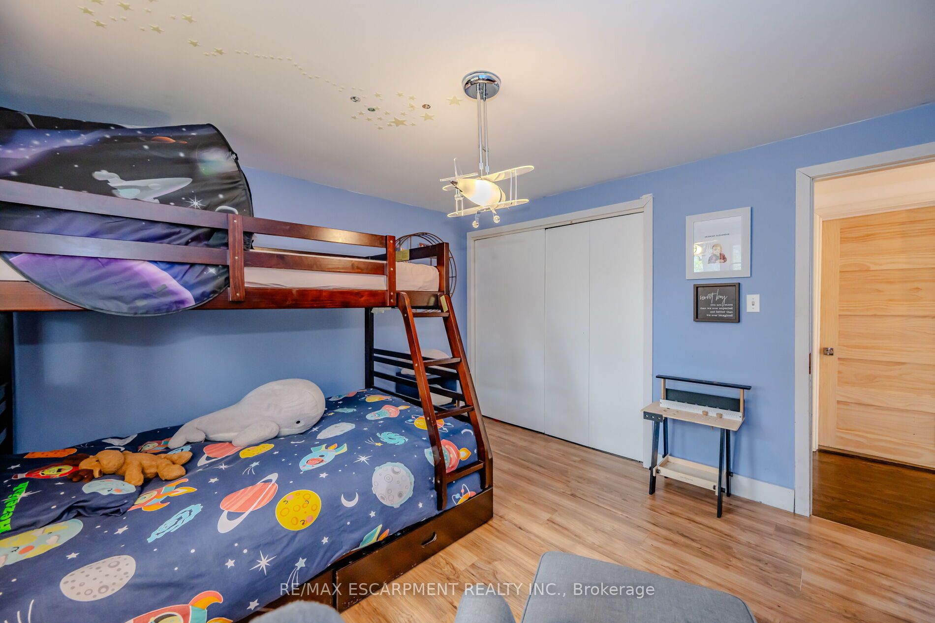 260 Linwood Cres Property Photo 45