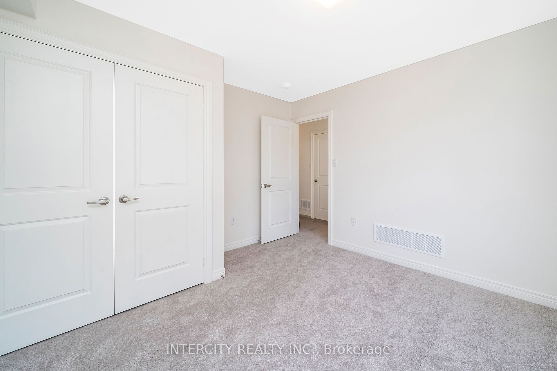 12 Queenpost Drive Property Photo 6