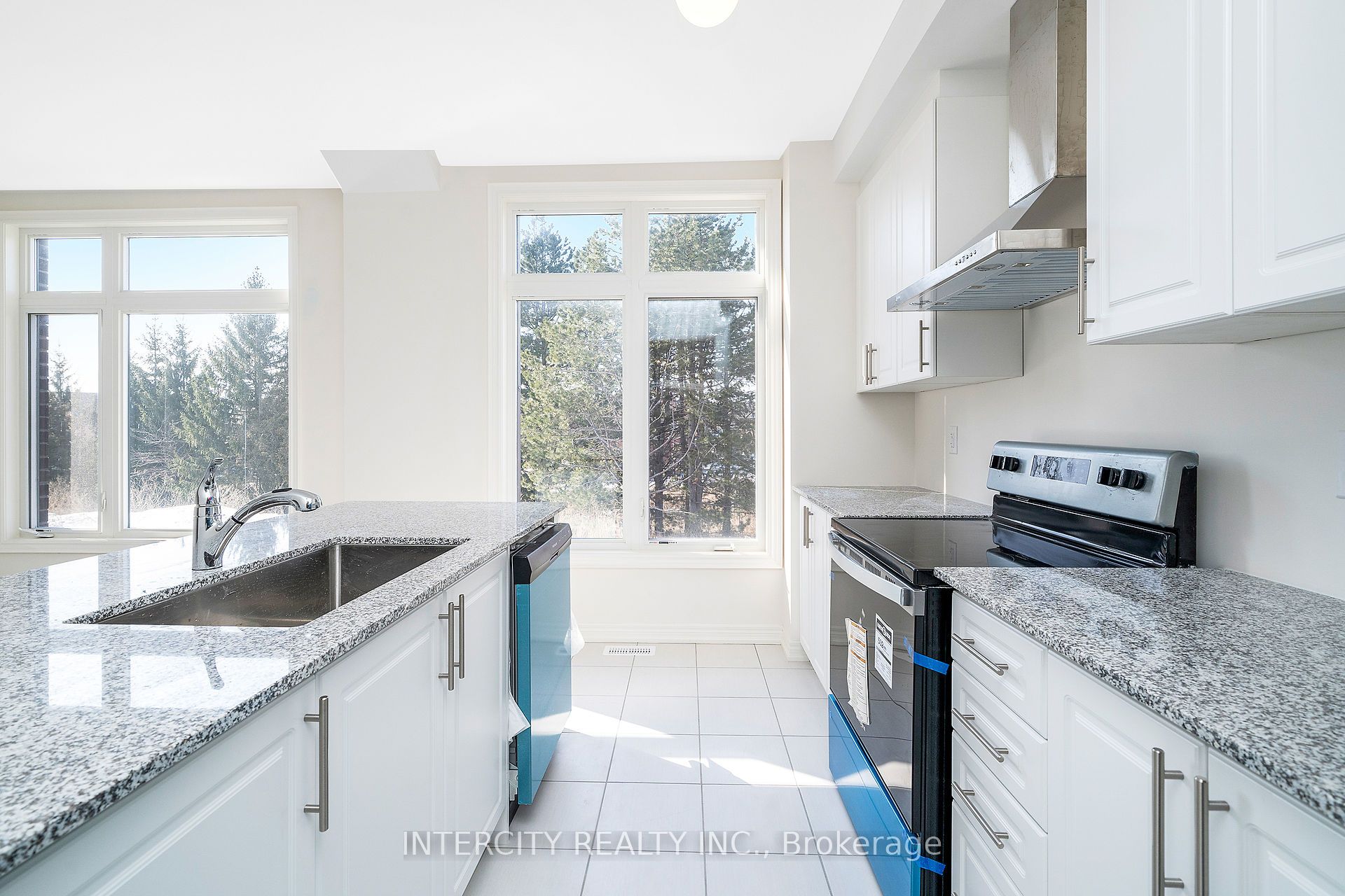 12 Queenpost Drive Property Photo 14