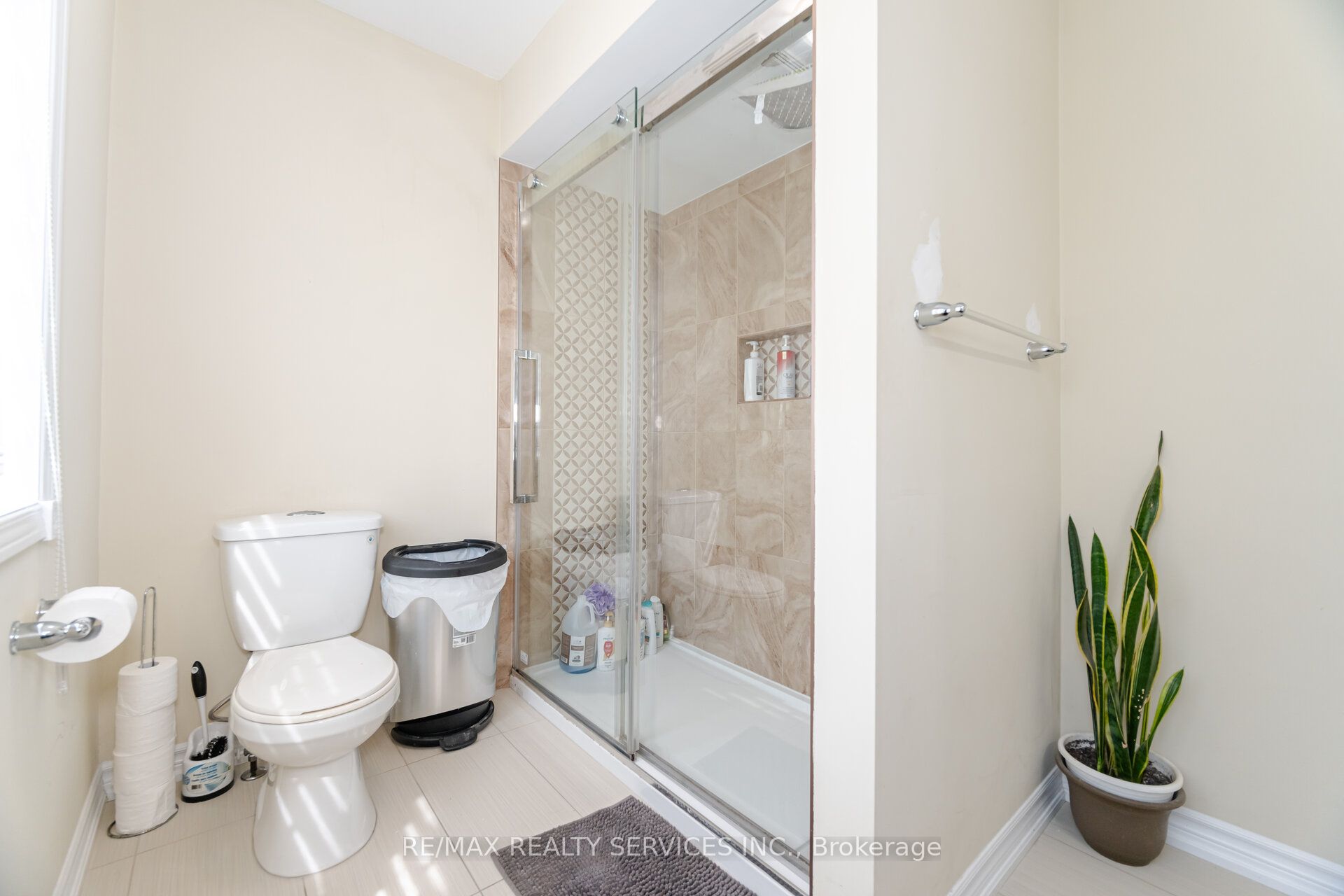 21 Queen Mary Dr Property Photo 33