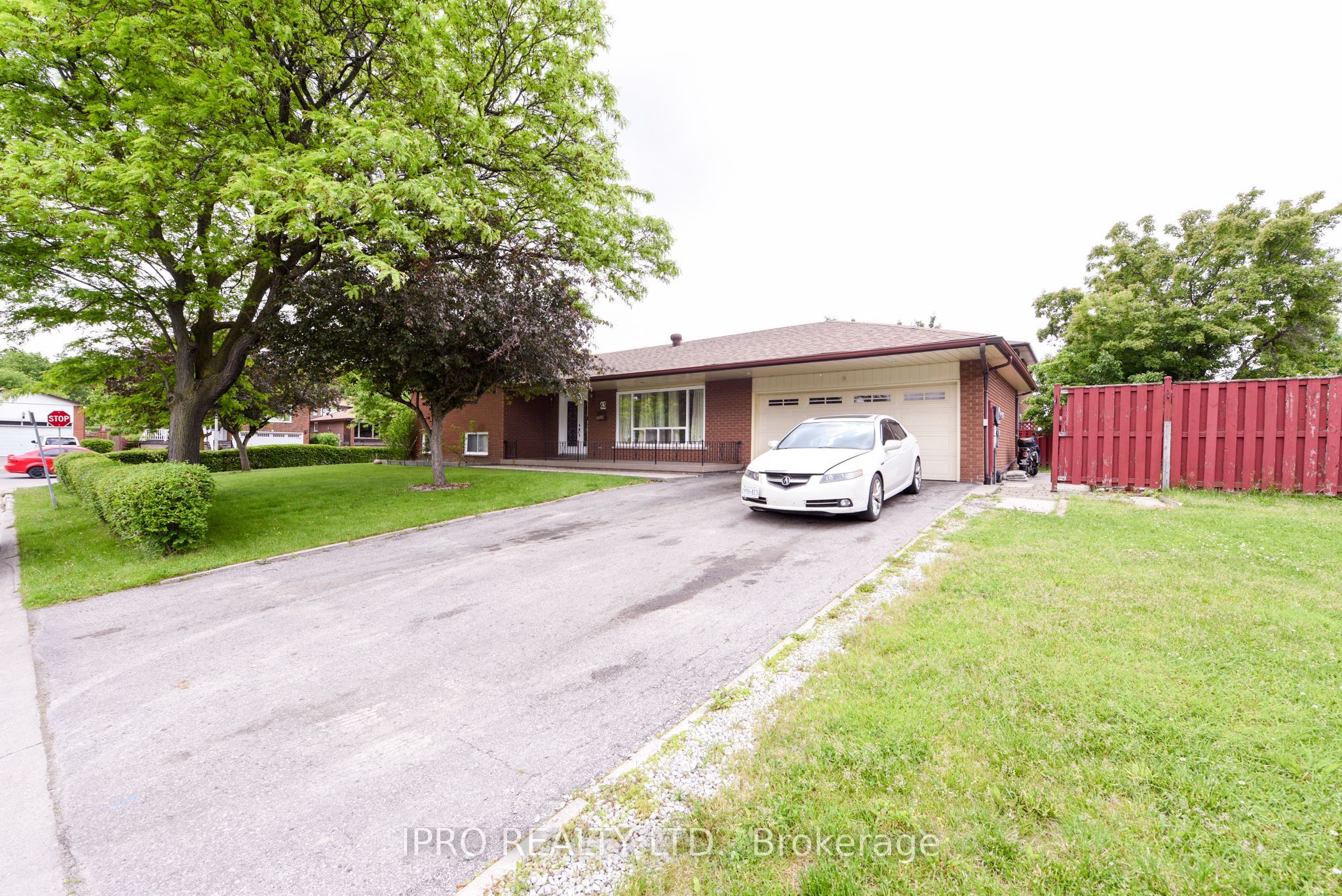 43 Marchbank Crescent Property Photo 1