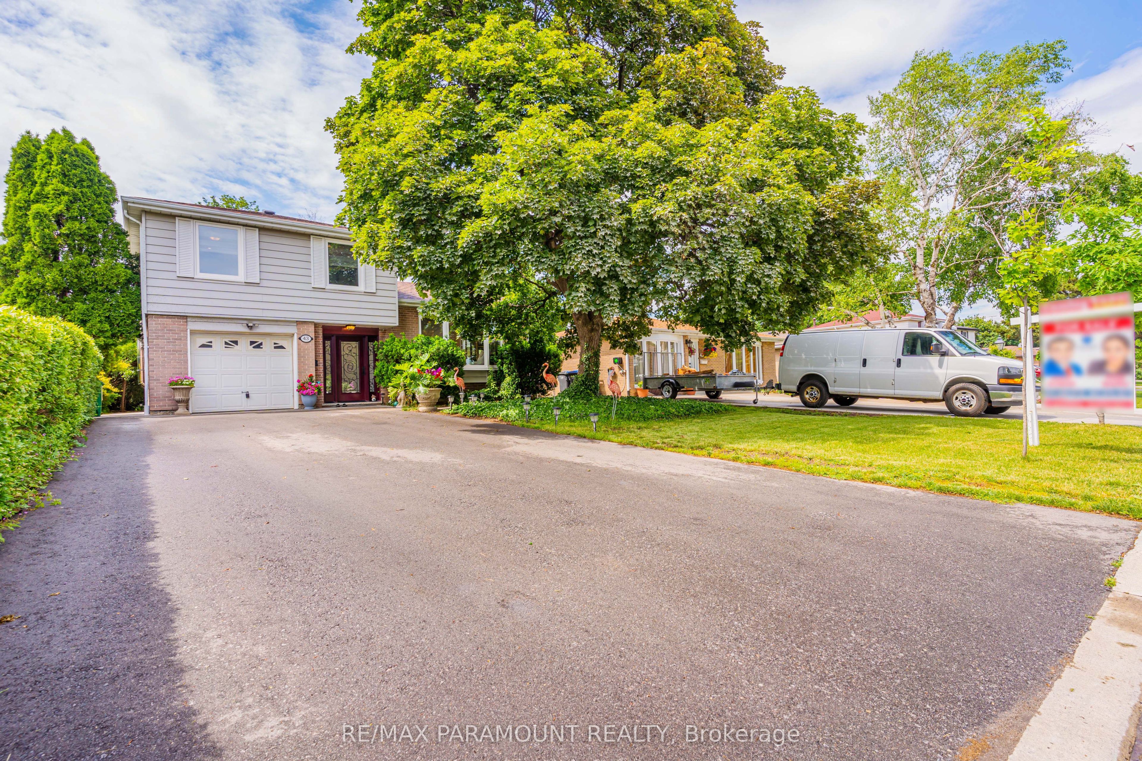 43 Bromley Crescent Property Photo 1