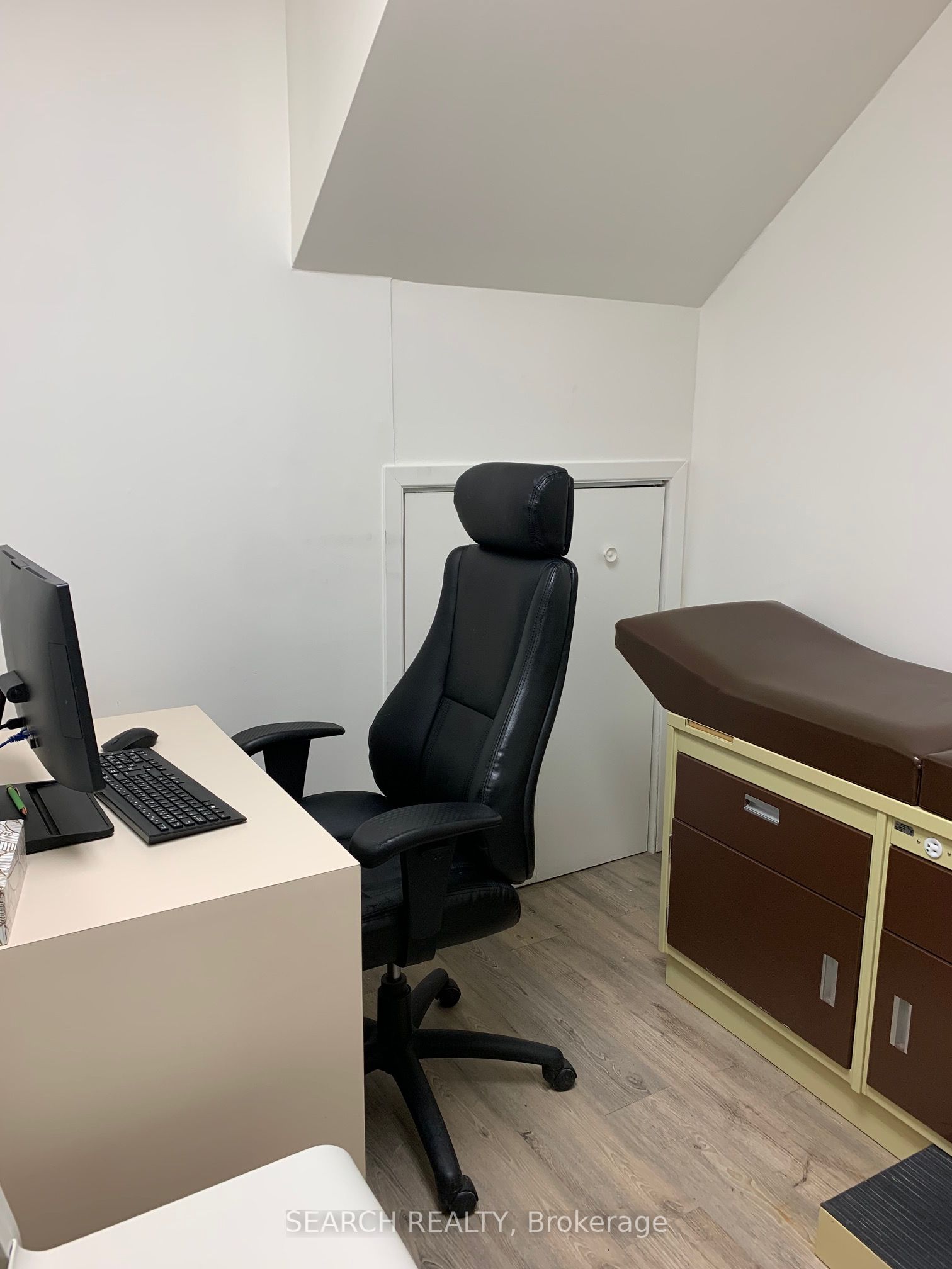 2983 Bloor Street W 2 Property Photo 10