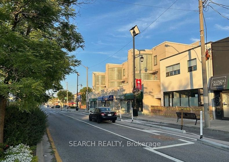 2983 Bloor Street W 2 Property Photo 16