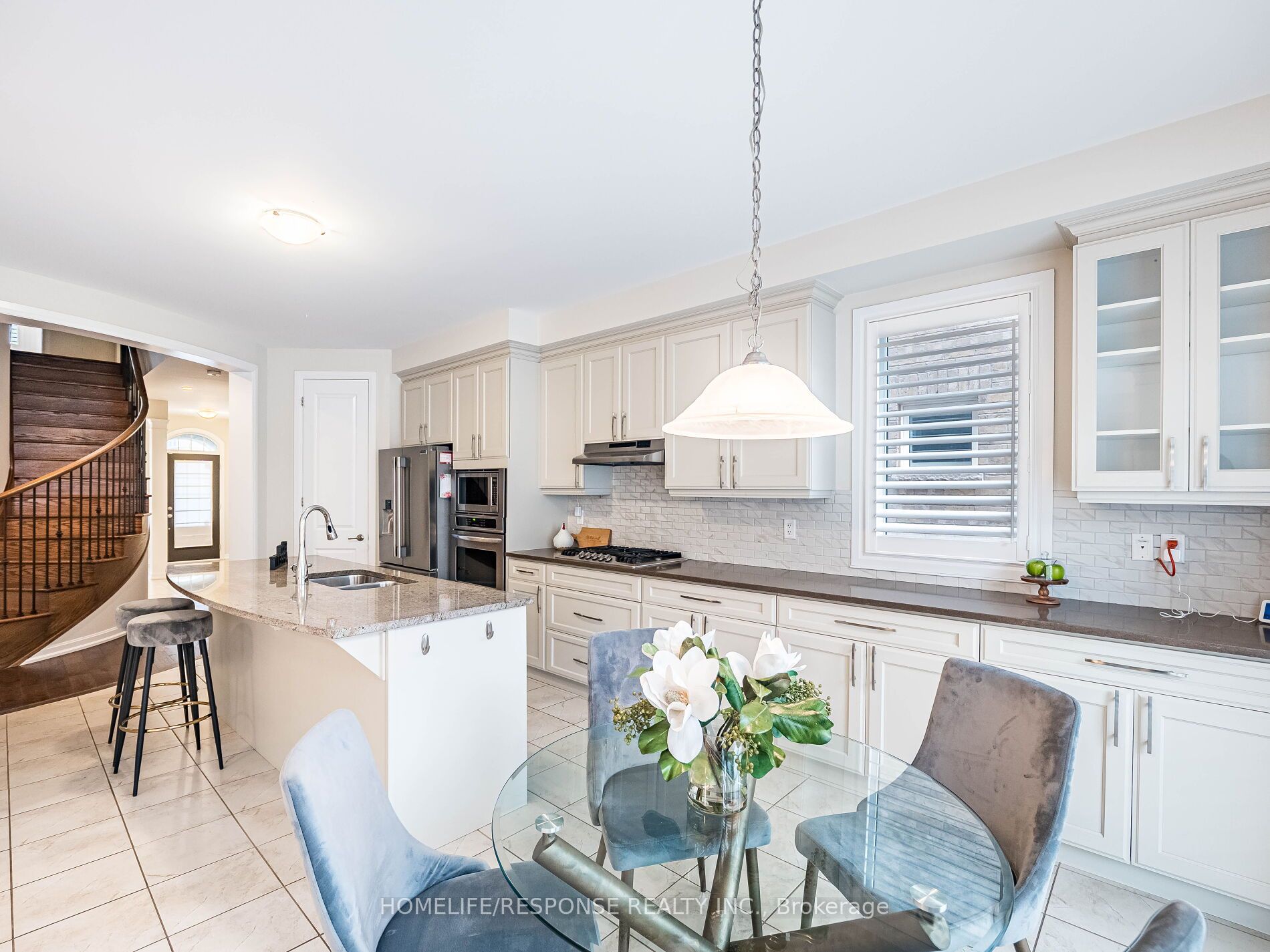 115 Beaveridge Avenue W Property Photo 10