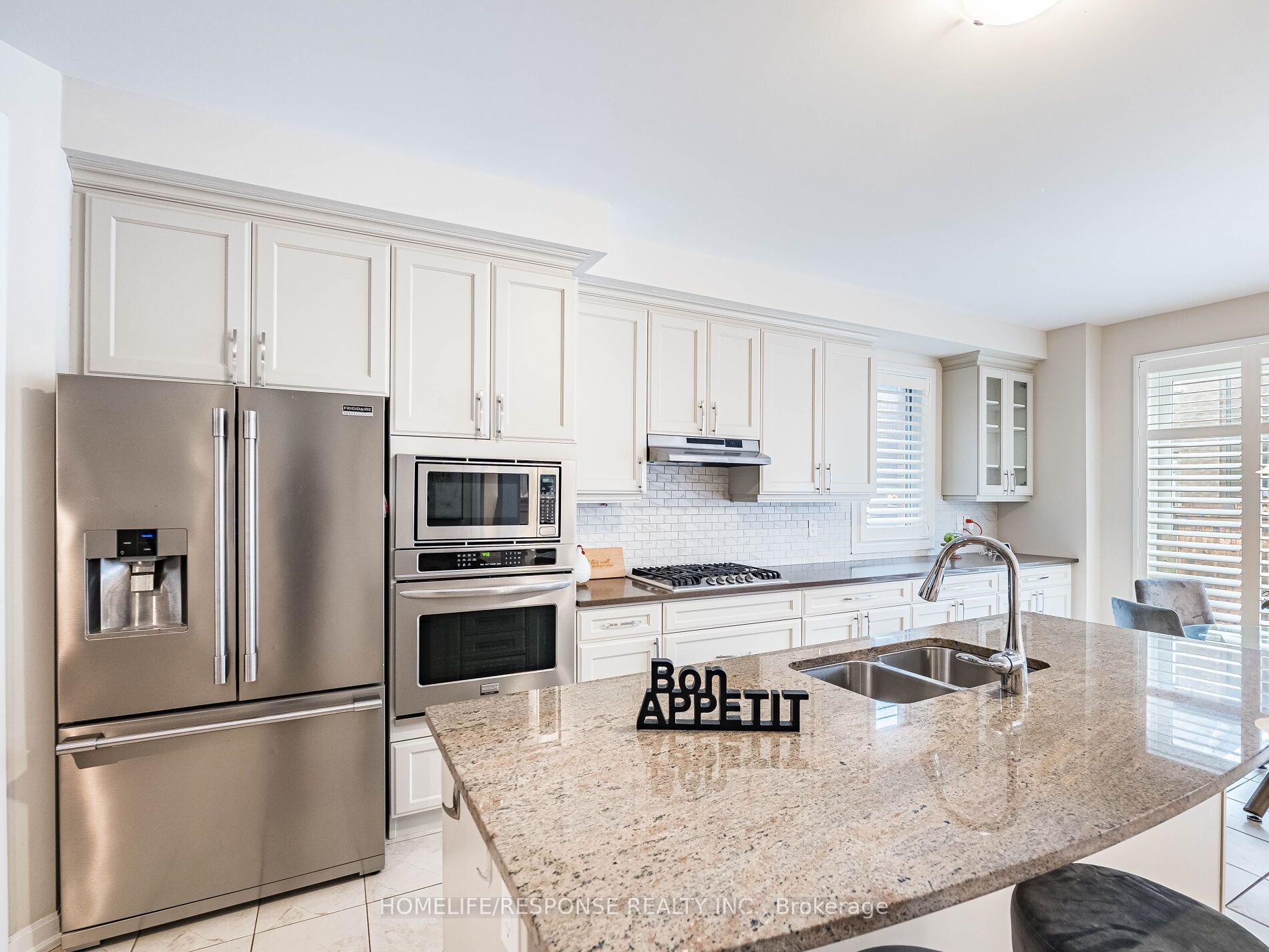 115 Beaveridge Avenue W Property Photo 12