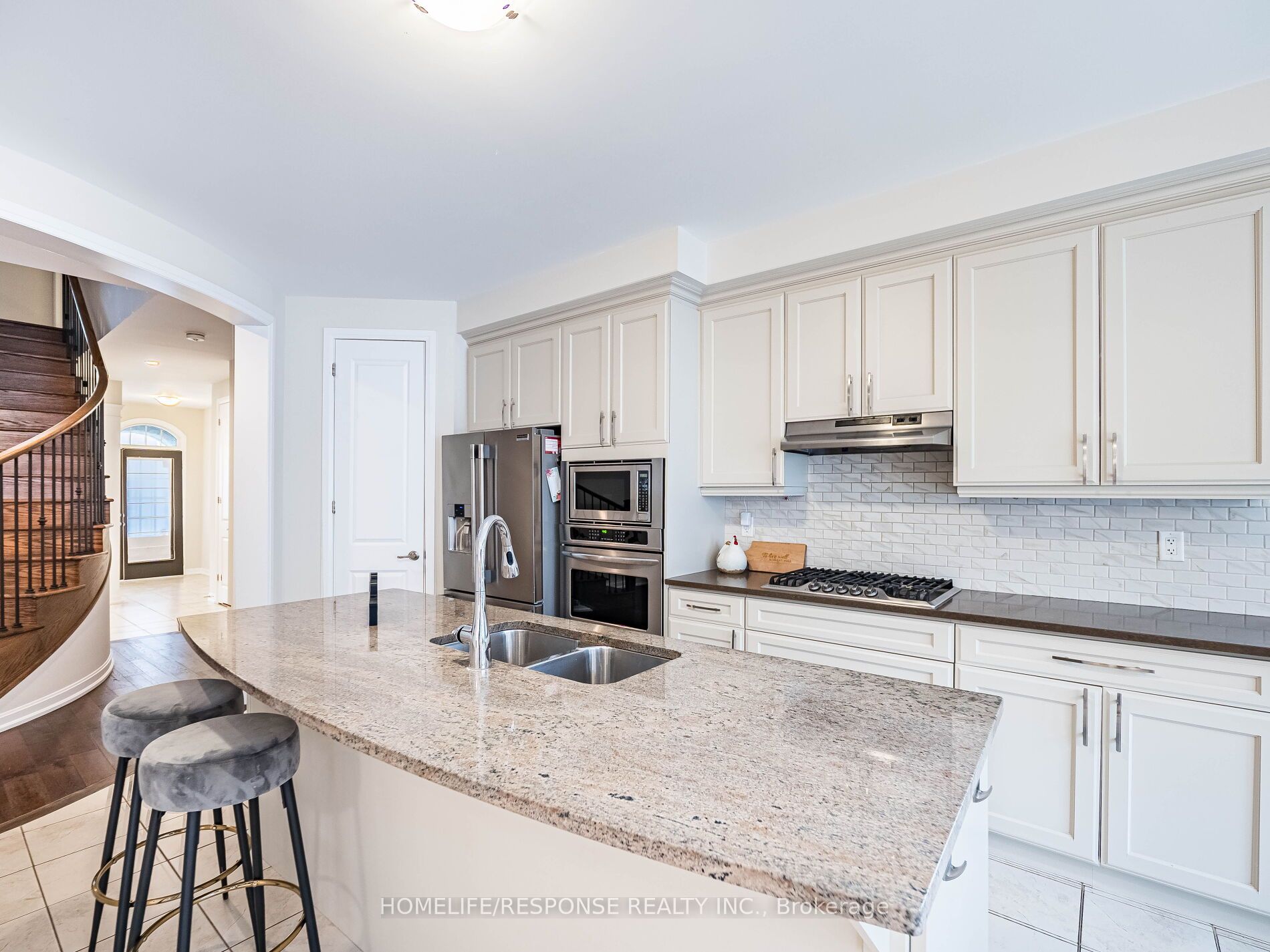 115 Beaveridge Avenue W Property Photo 13