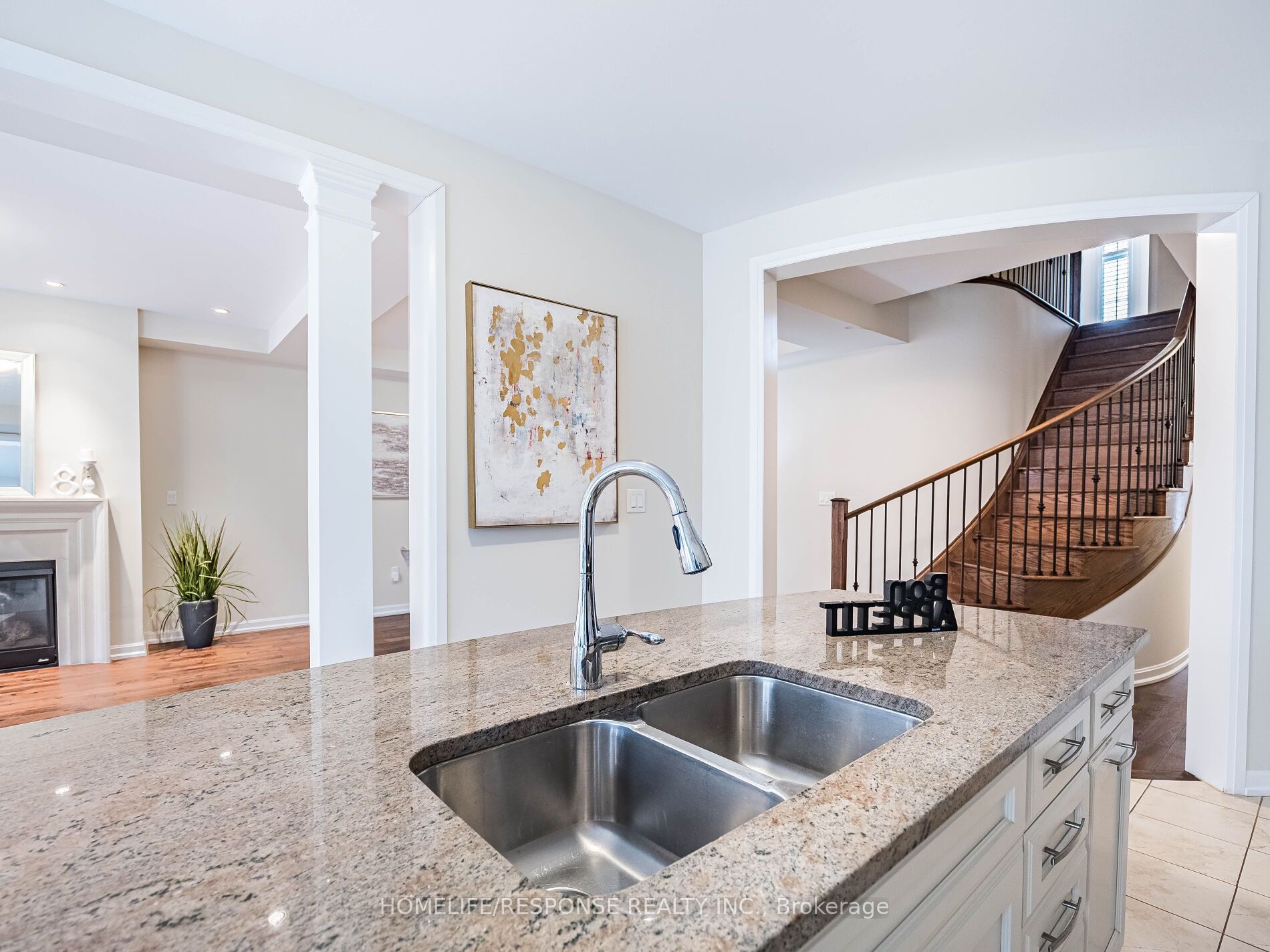 115 Beaveridge Avenue W Property Photo 14
