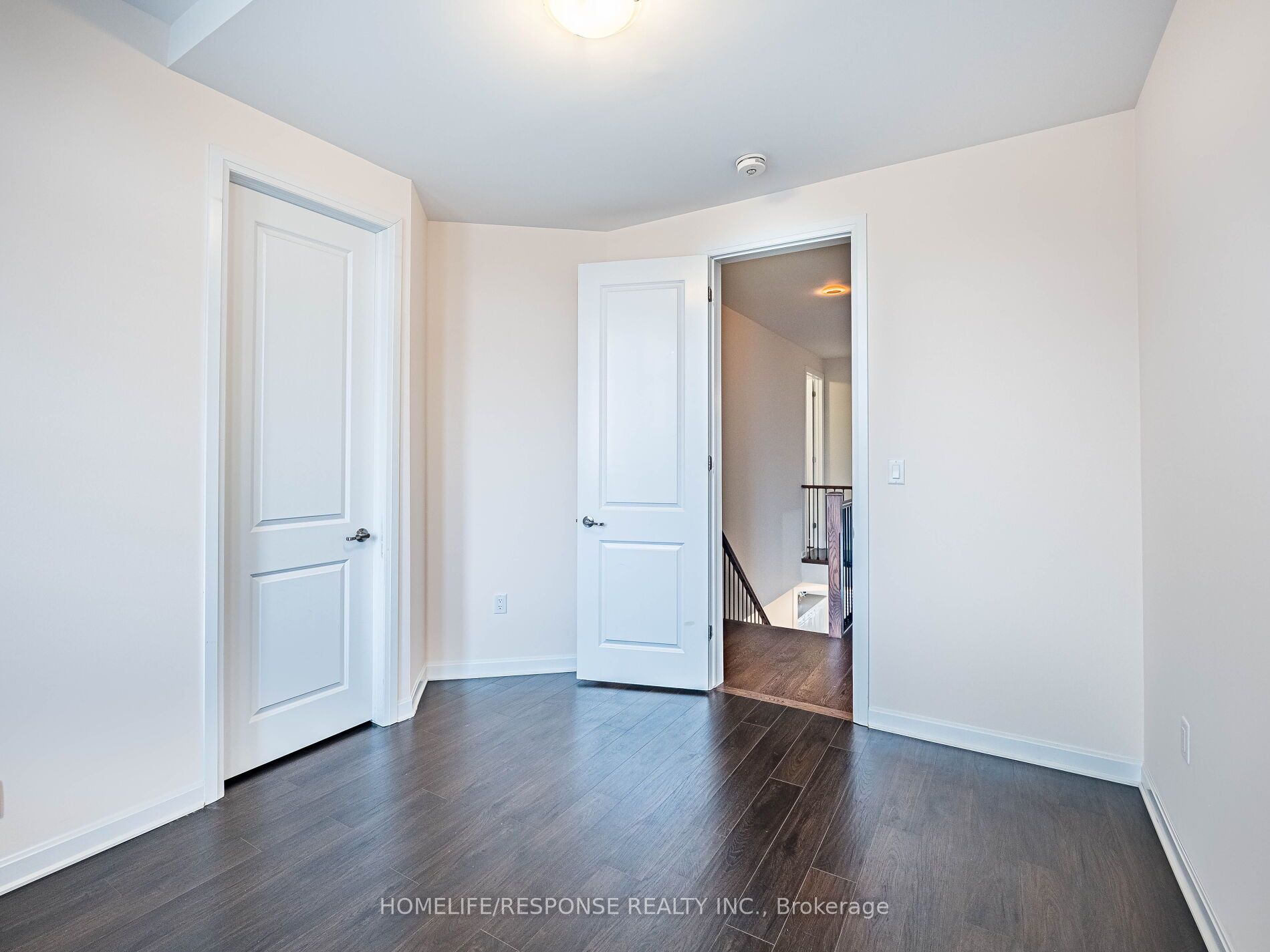 115 Beaveridge Avenue W Property Photo 25