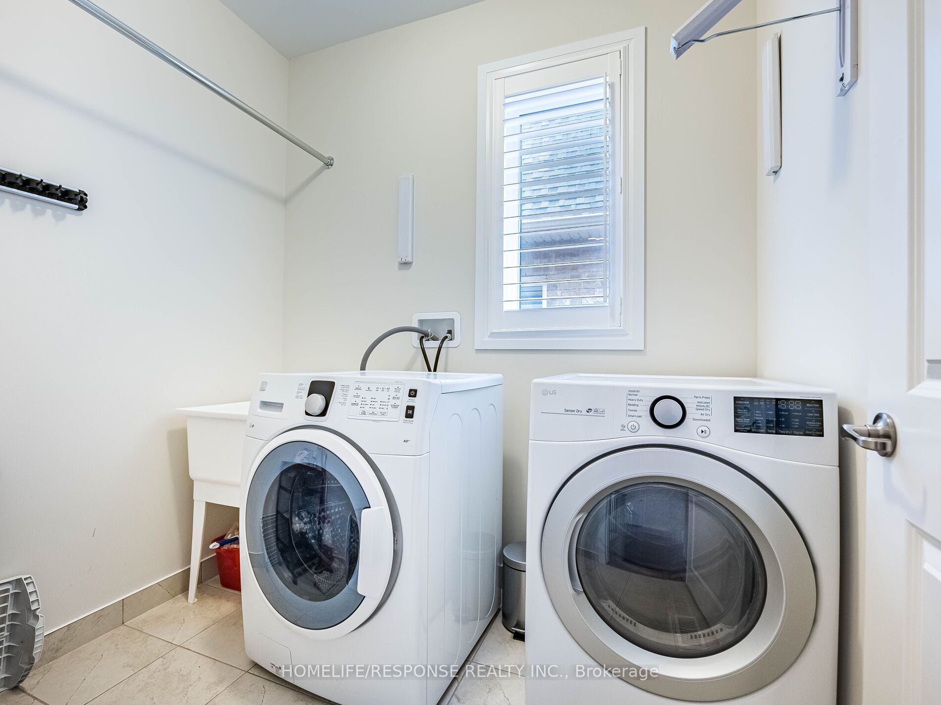 115 Beaveridge Avenue W Property Photo 28