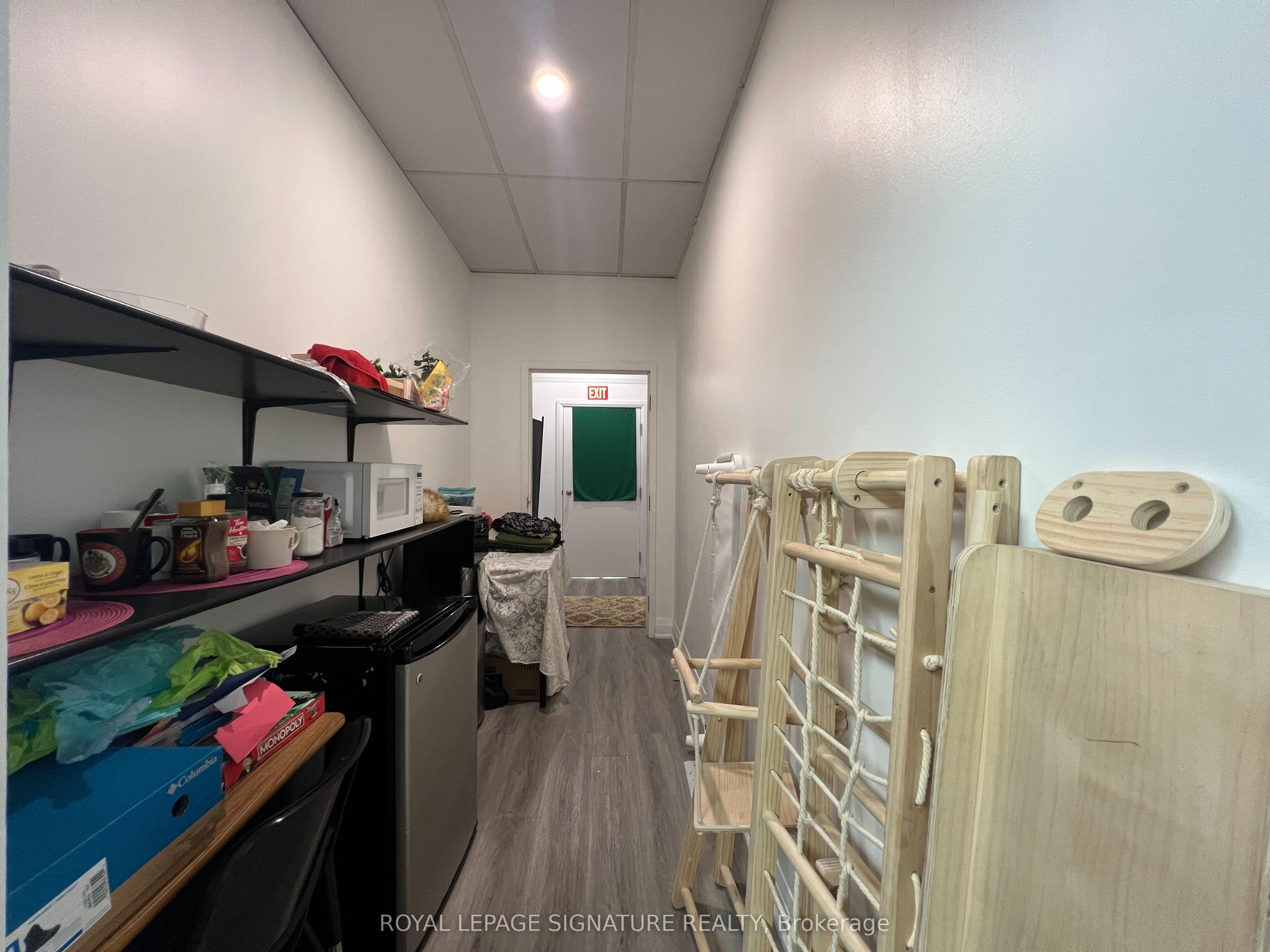 1020 Matheson Boulevard E 14 Property Photo 11