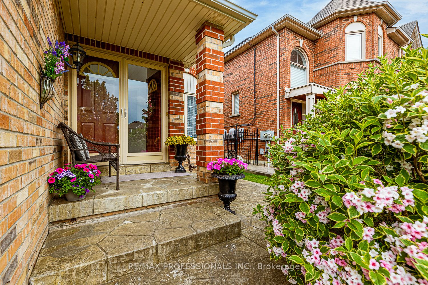 11 Riverwood Terrace Property Photo 2