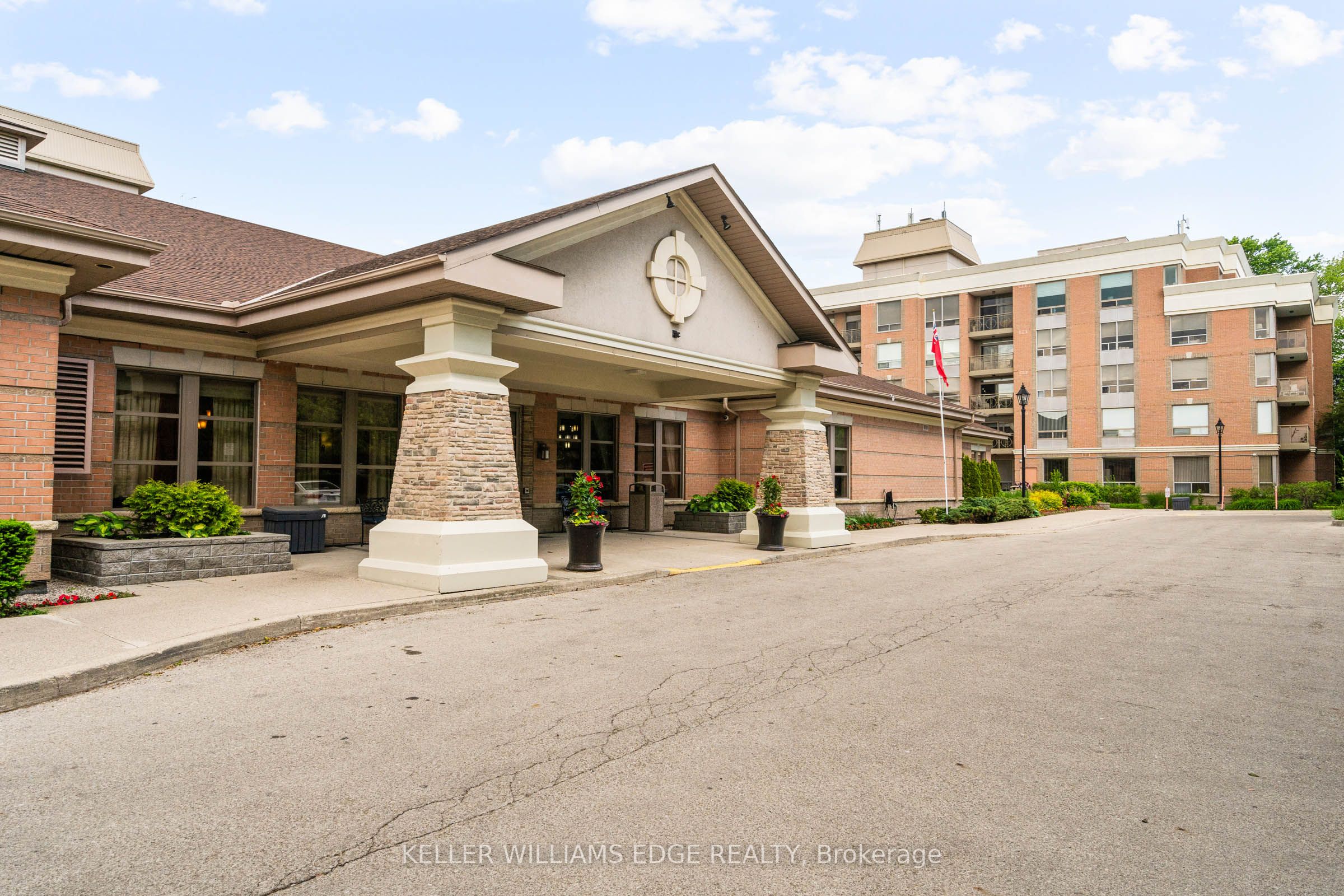 #1514 - 100 Burloak Drive Property Photo 1