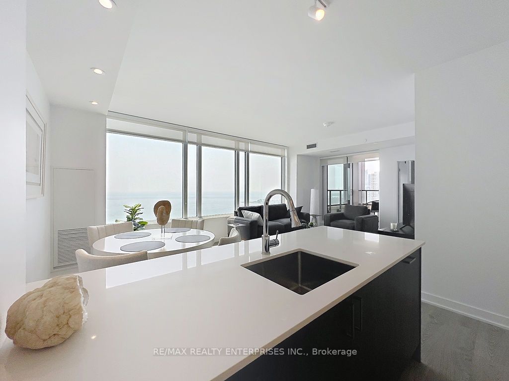 1928 Lake Shore Boulevard W 3309 Property Photo 6