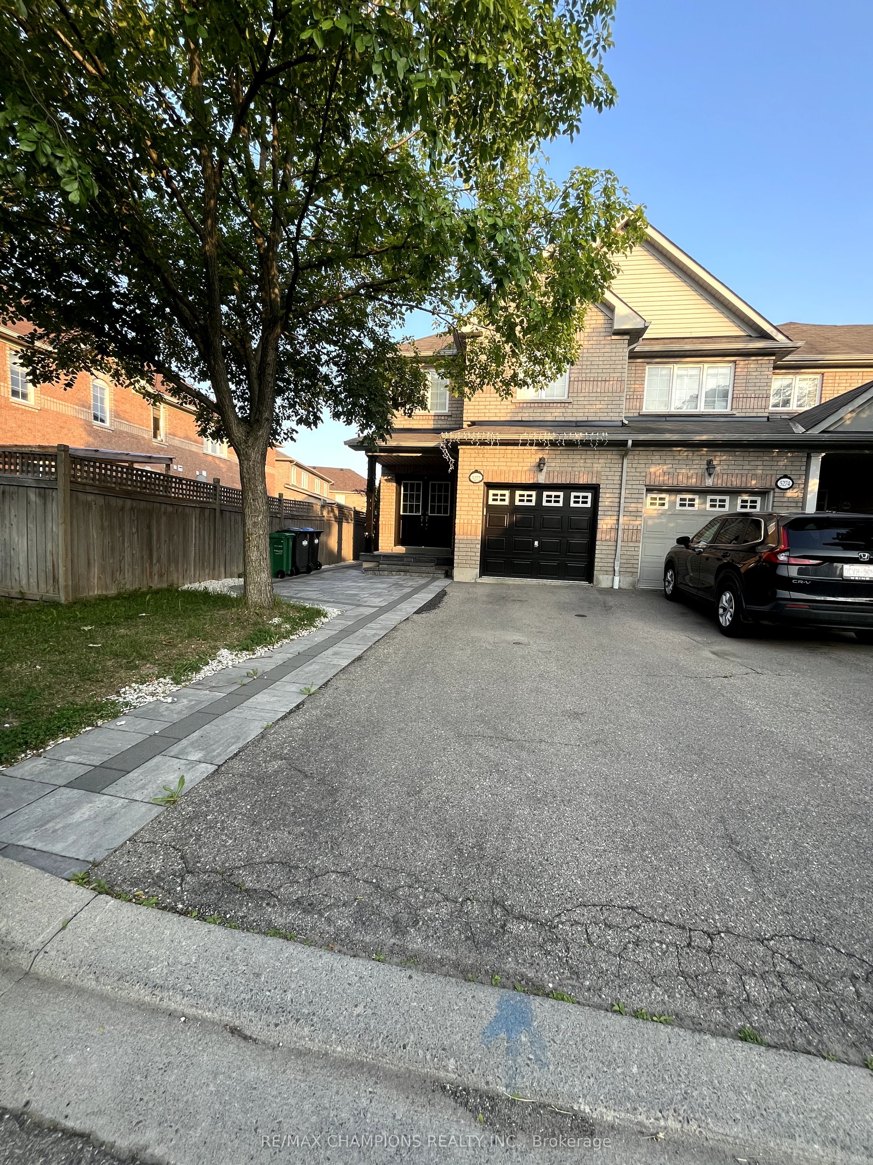 5272 Palmetto Place Property Photo 1
