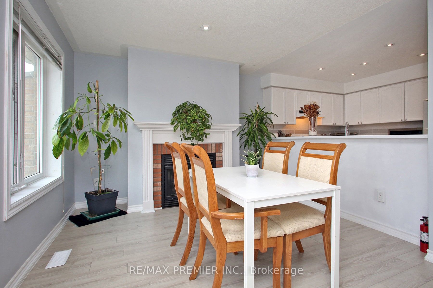 45 Bristol Road E 37 Property Photo 9