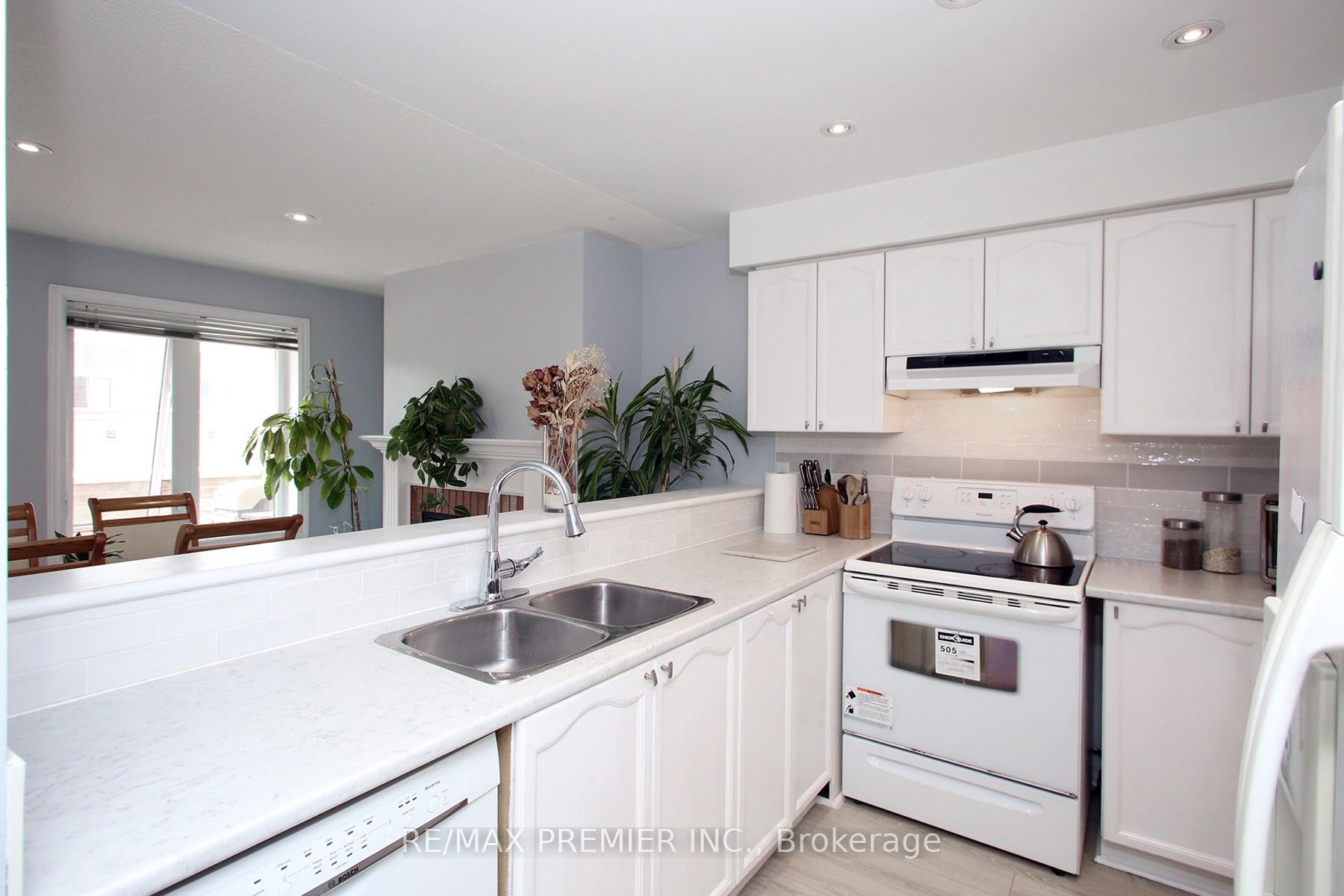 45 Bristol Road E 37 Property Photo 12