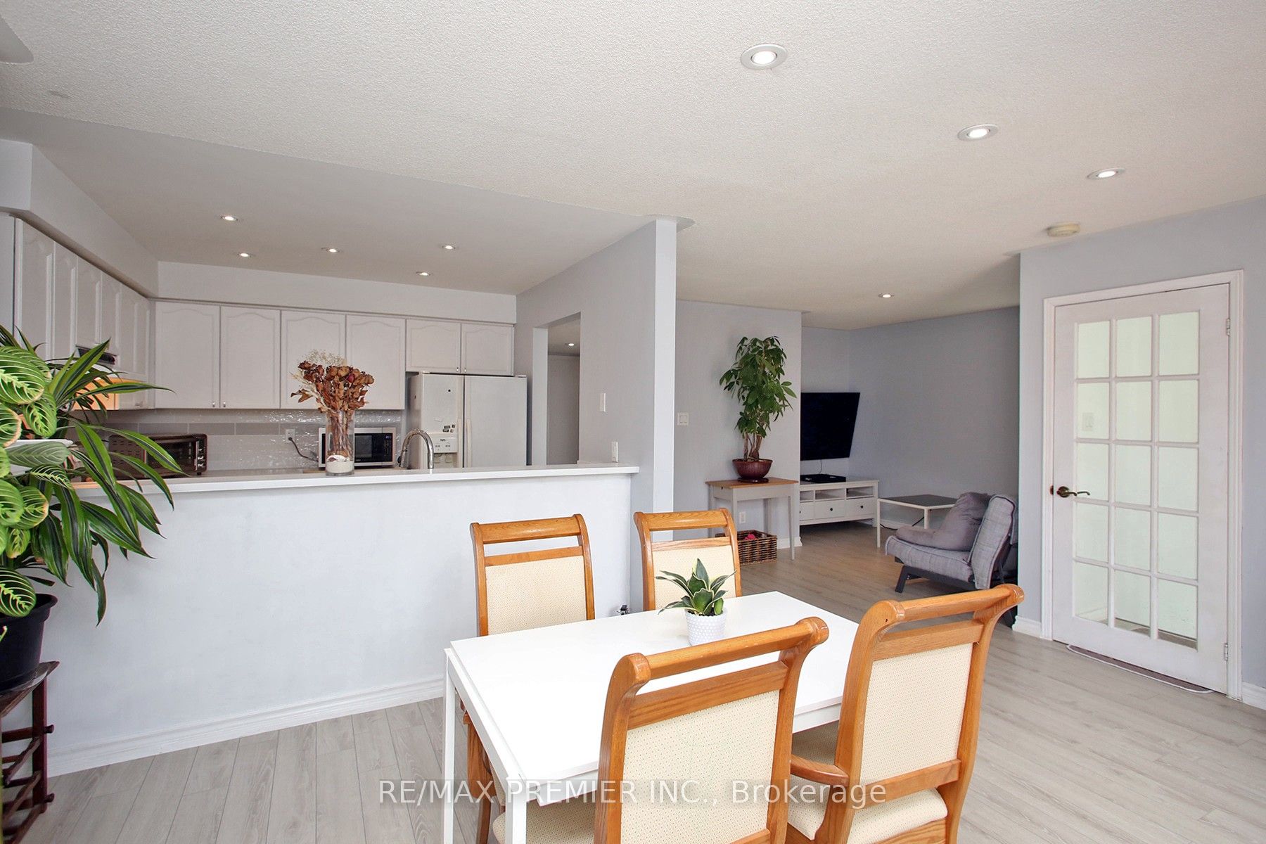 45 Bristol Road E 37 Property Photo 13